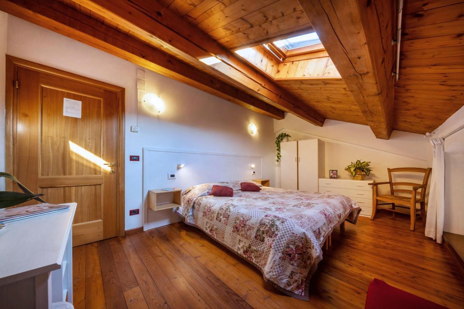 Double or Twin Room with Private Bathroom photo 3