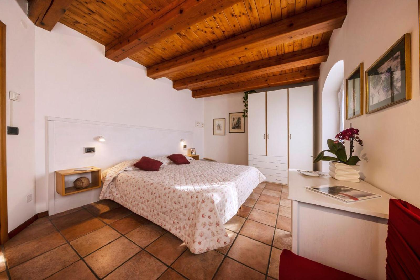 Double or Twin Room with Private Bathroom photo 3