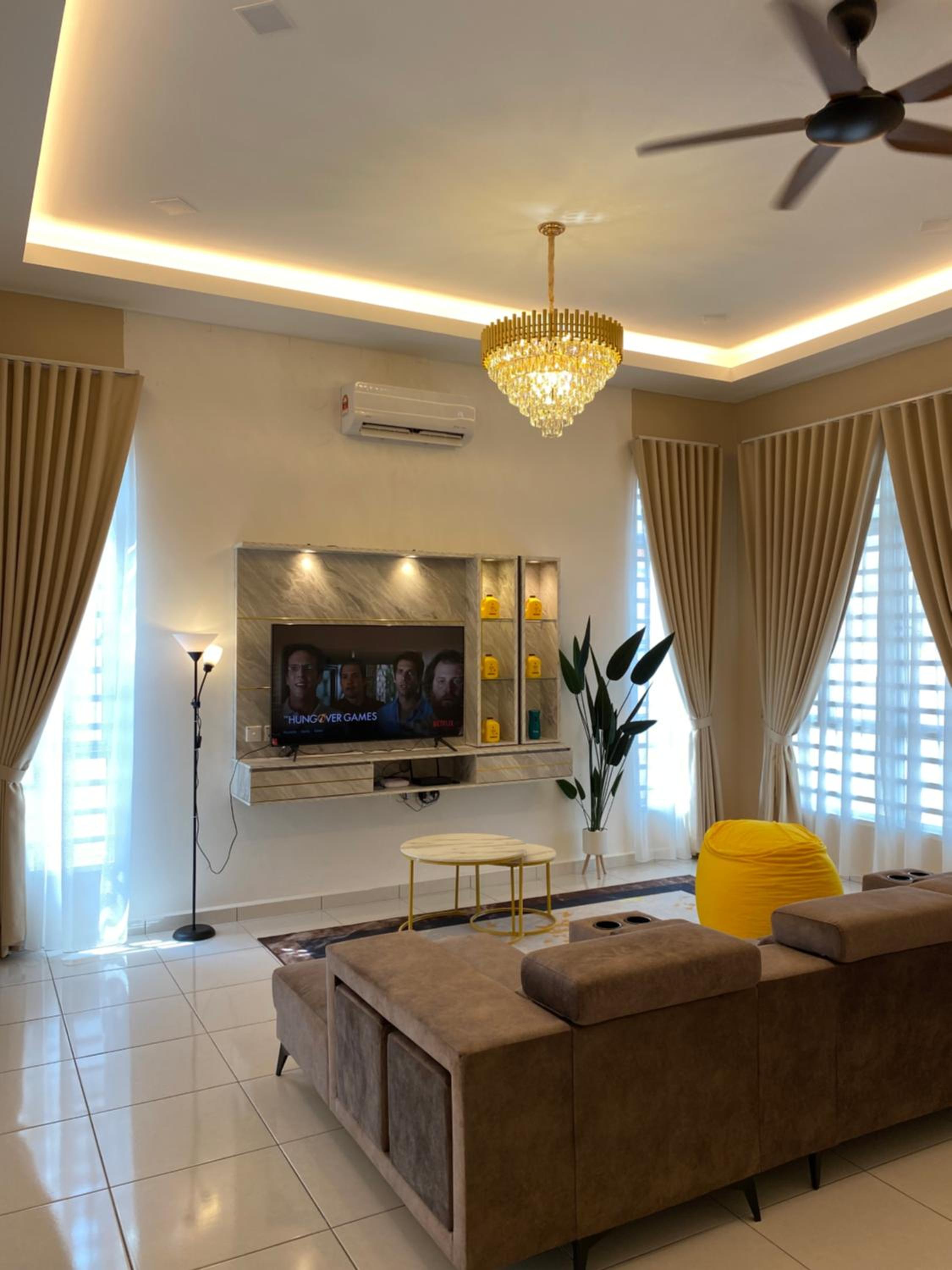 Four-Bedroom House photo 2