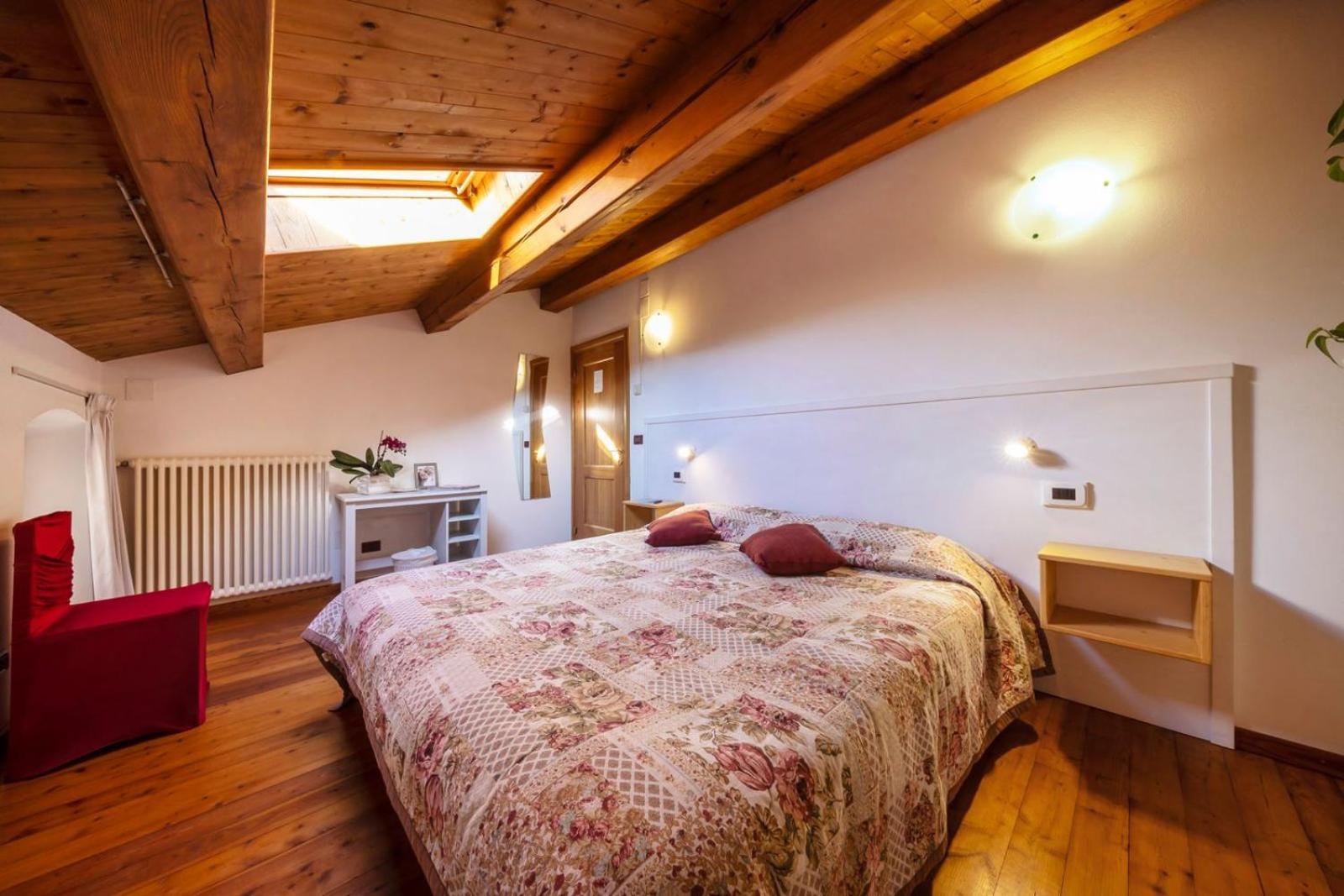 Double or Twin Room with Private Bathroom photo 2