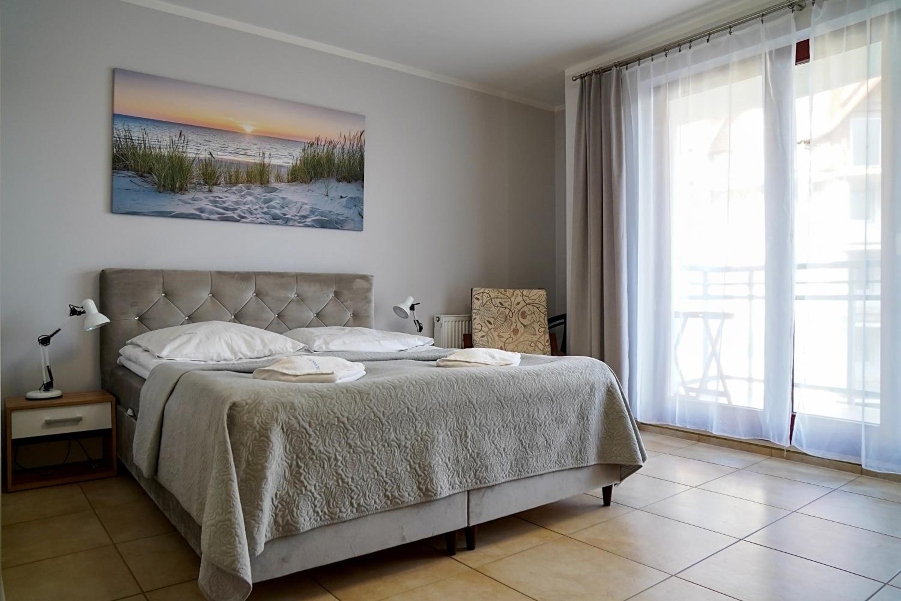 Studio Apartment with Balcony photo 1