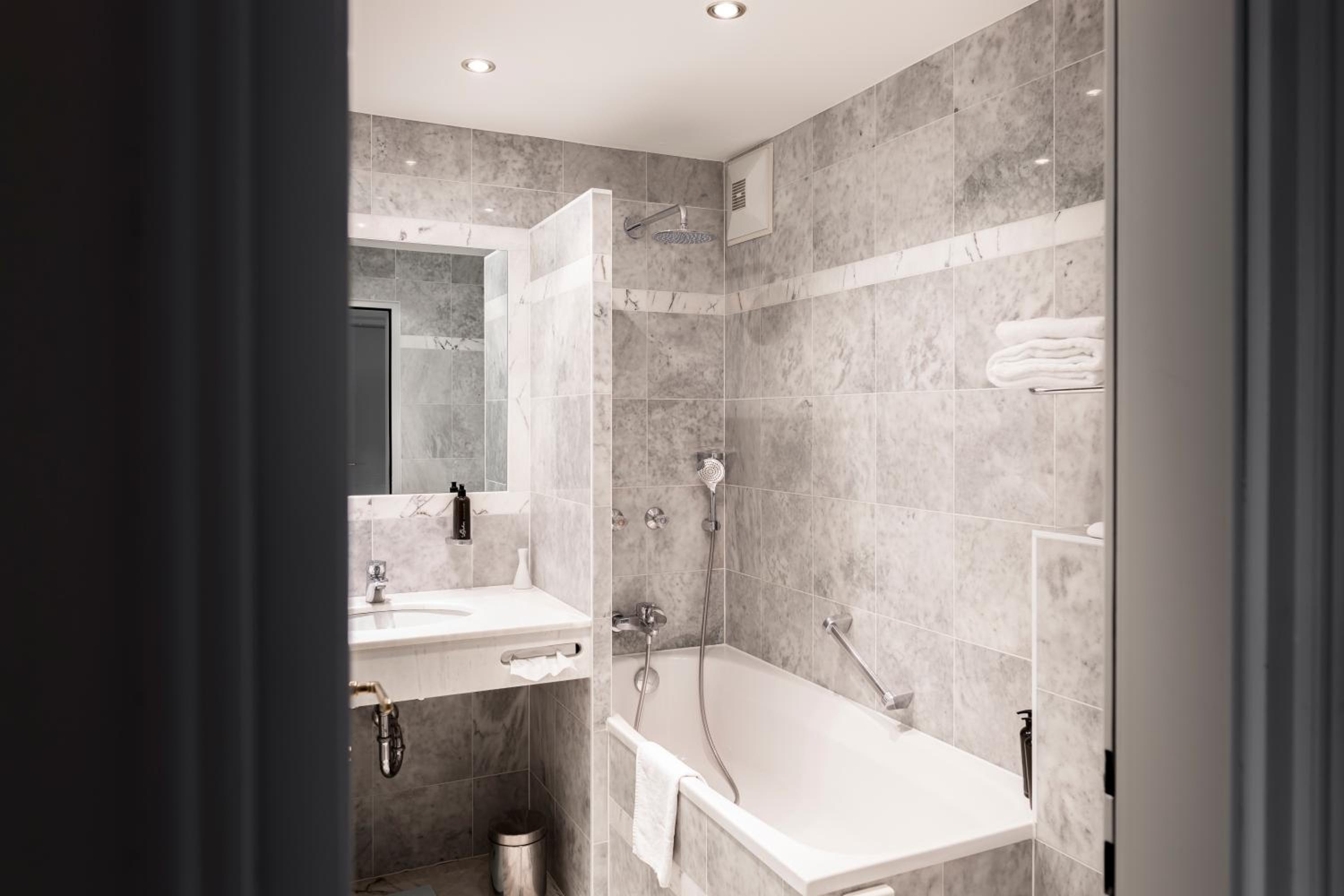 Superior Double Room - Photo 7