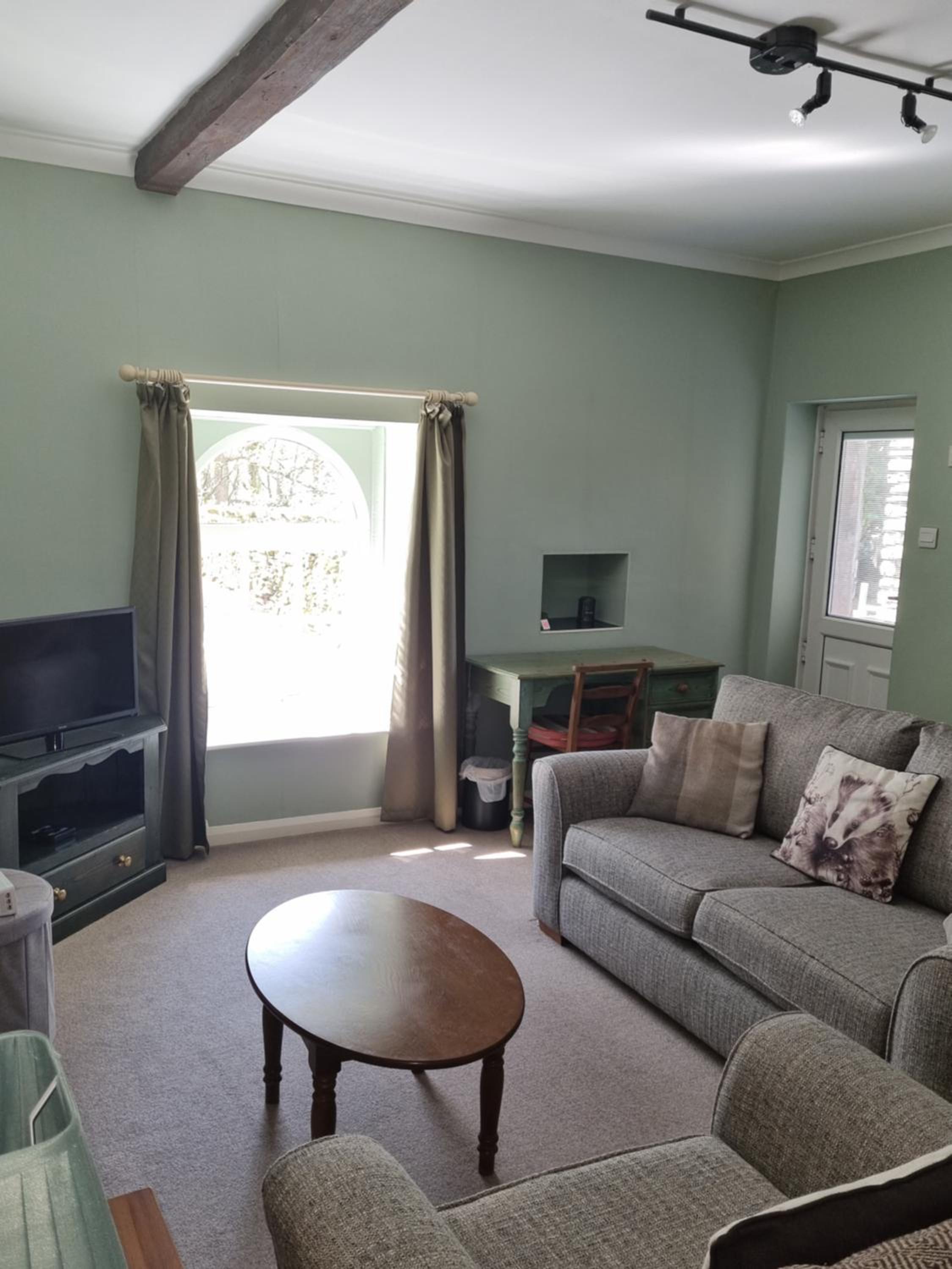 Cottage - The Stables (Pets Allowed)