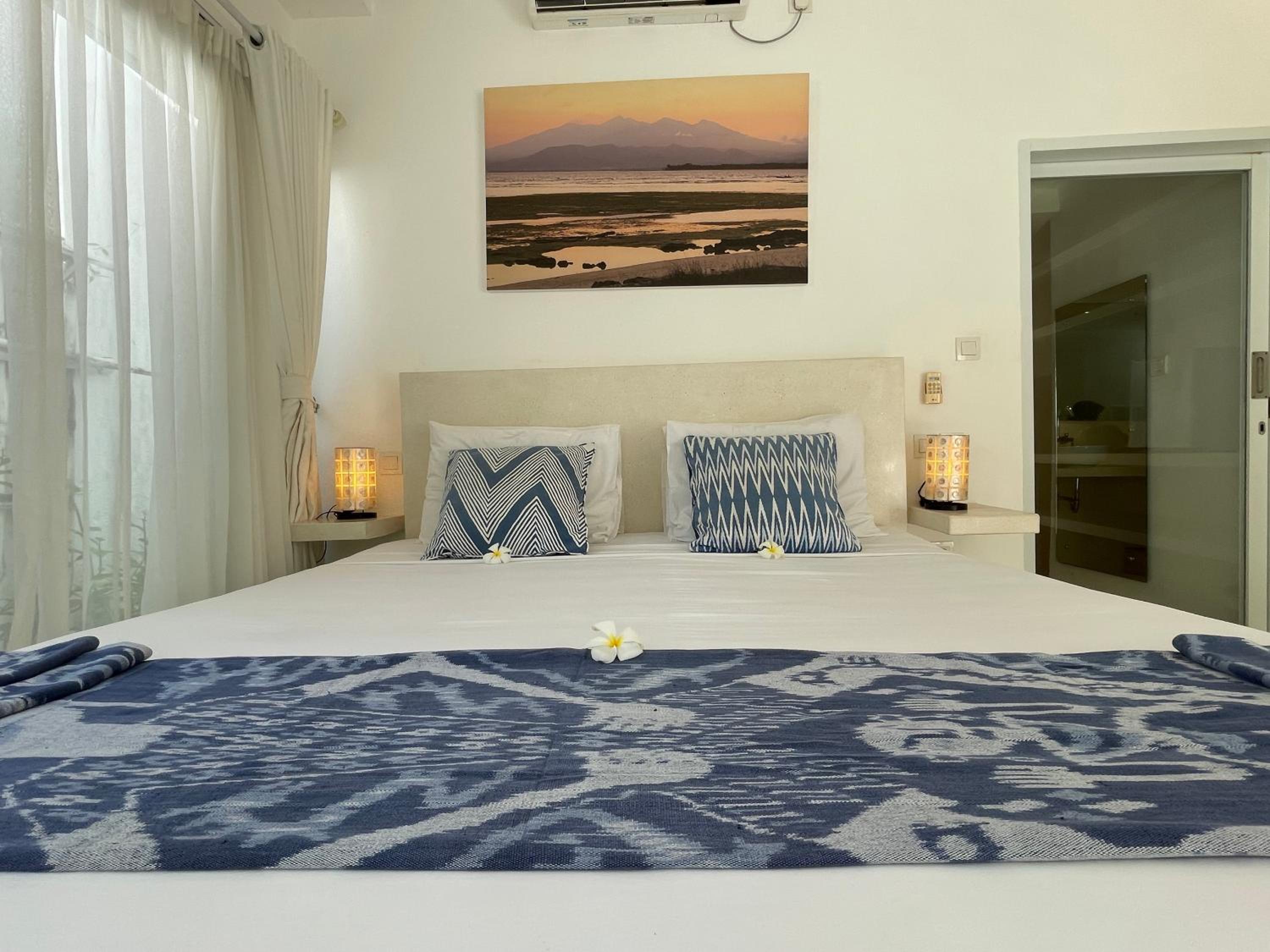 Beach Bungalow with Partial Sea View