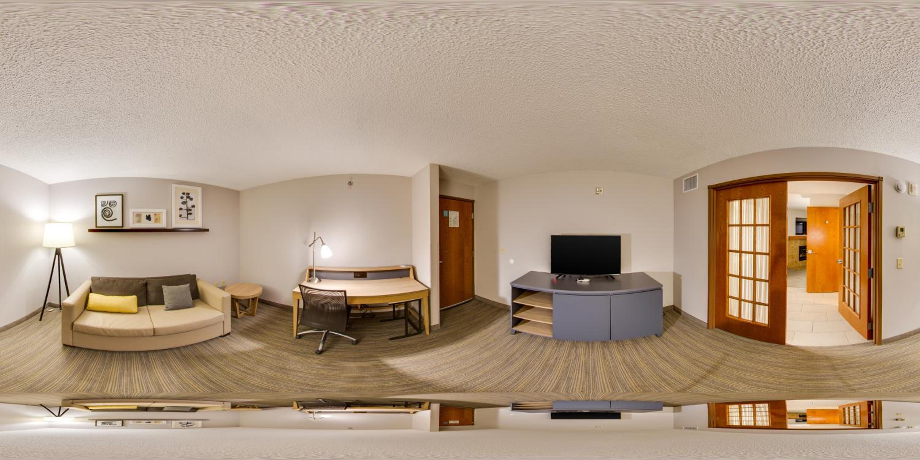 One-Bedroom Suite - Photo 4
