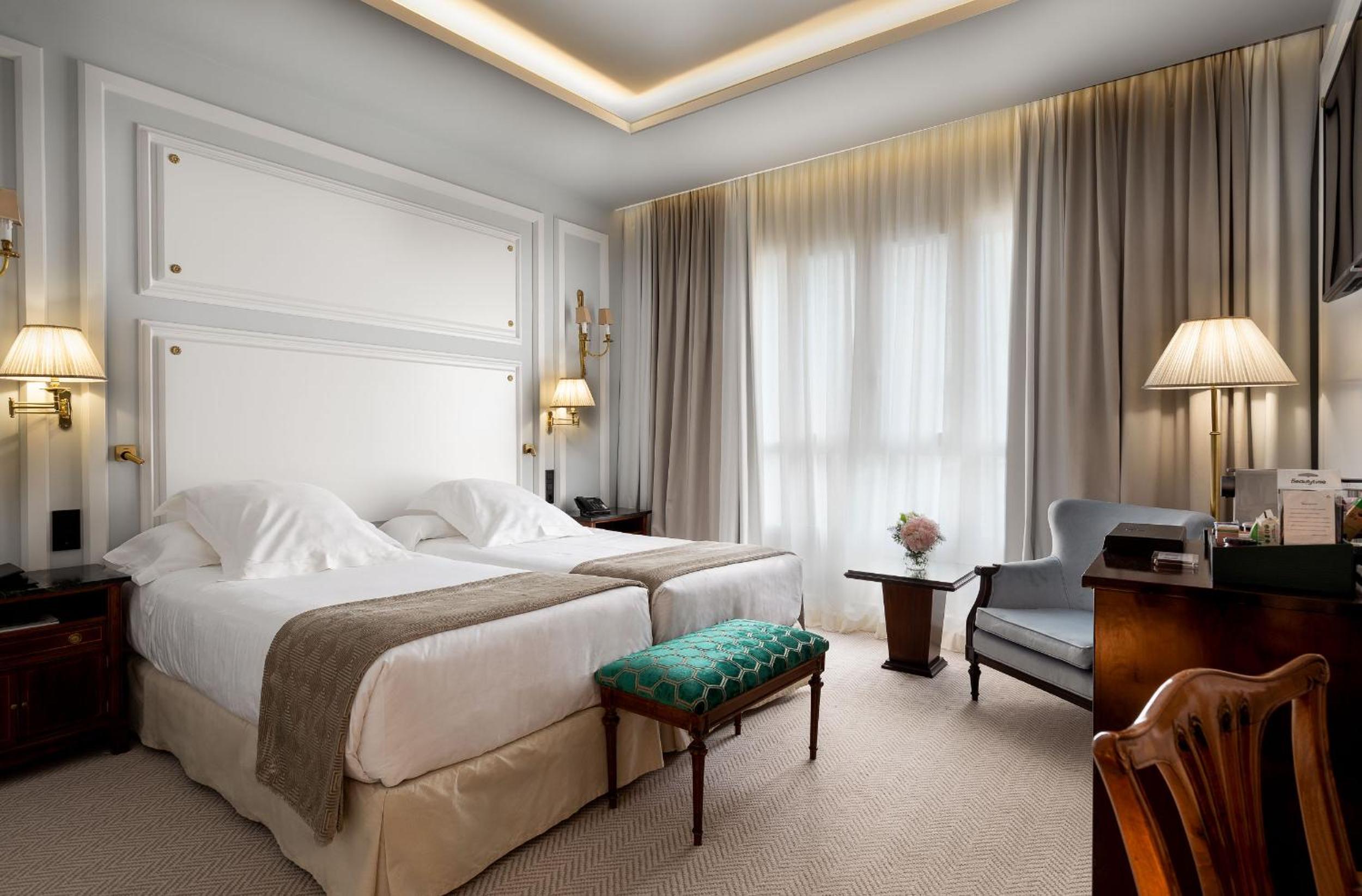 Superior Twin Room - Photo 1