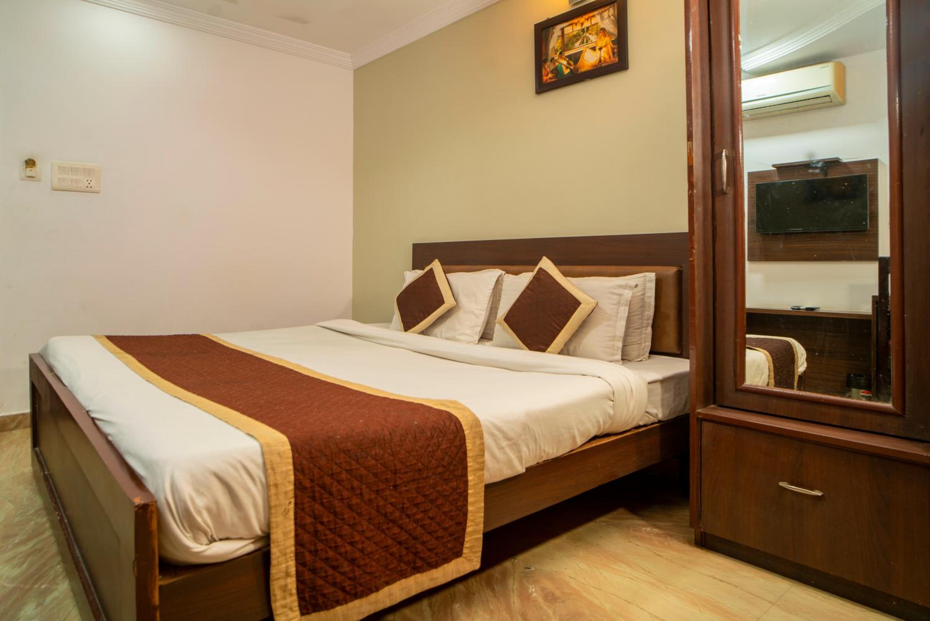 Standard Double Room - Photo 4