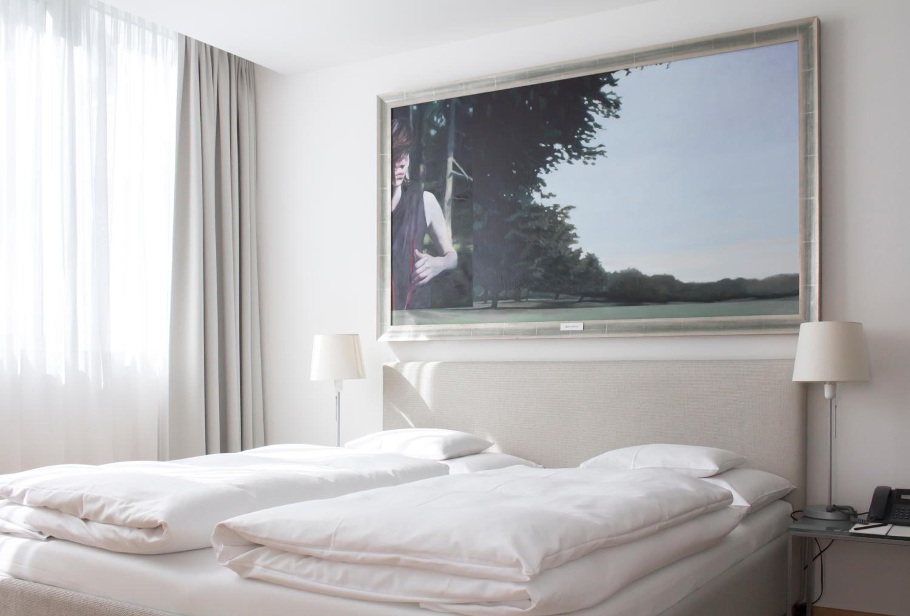 One-Bedroom Apartment - Photo 1