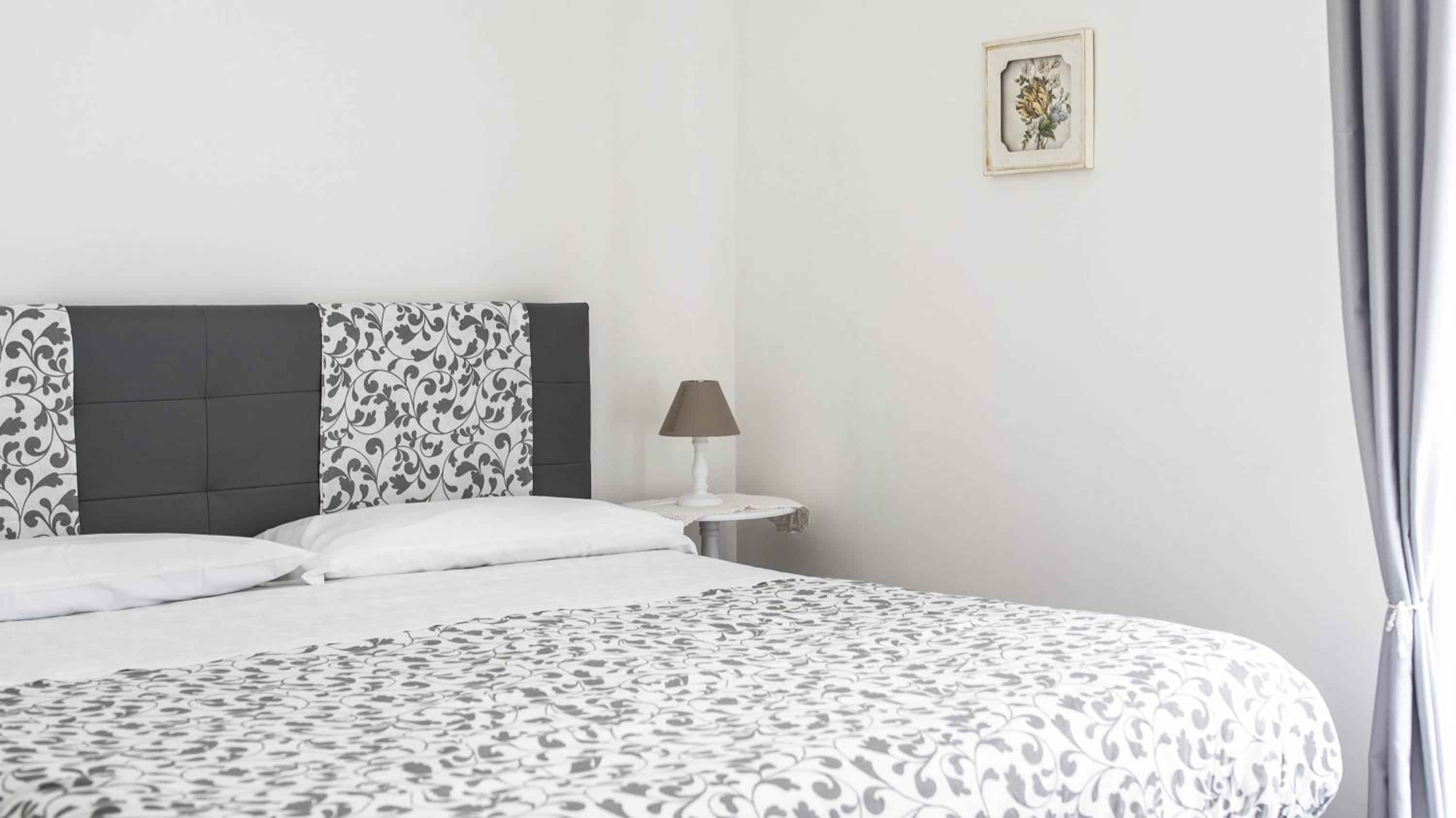 Double Room - Photo 10