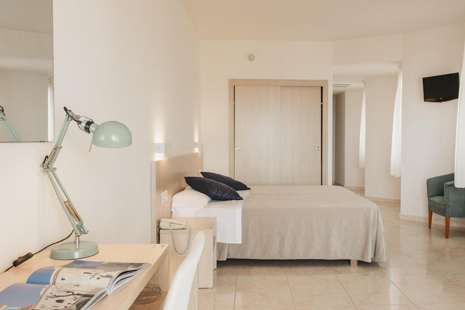Double or Twin Room photo 2