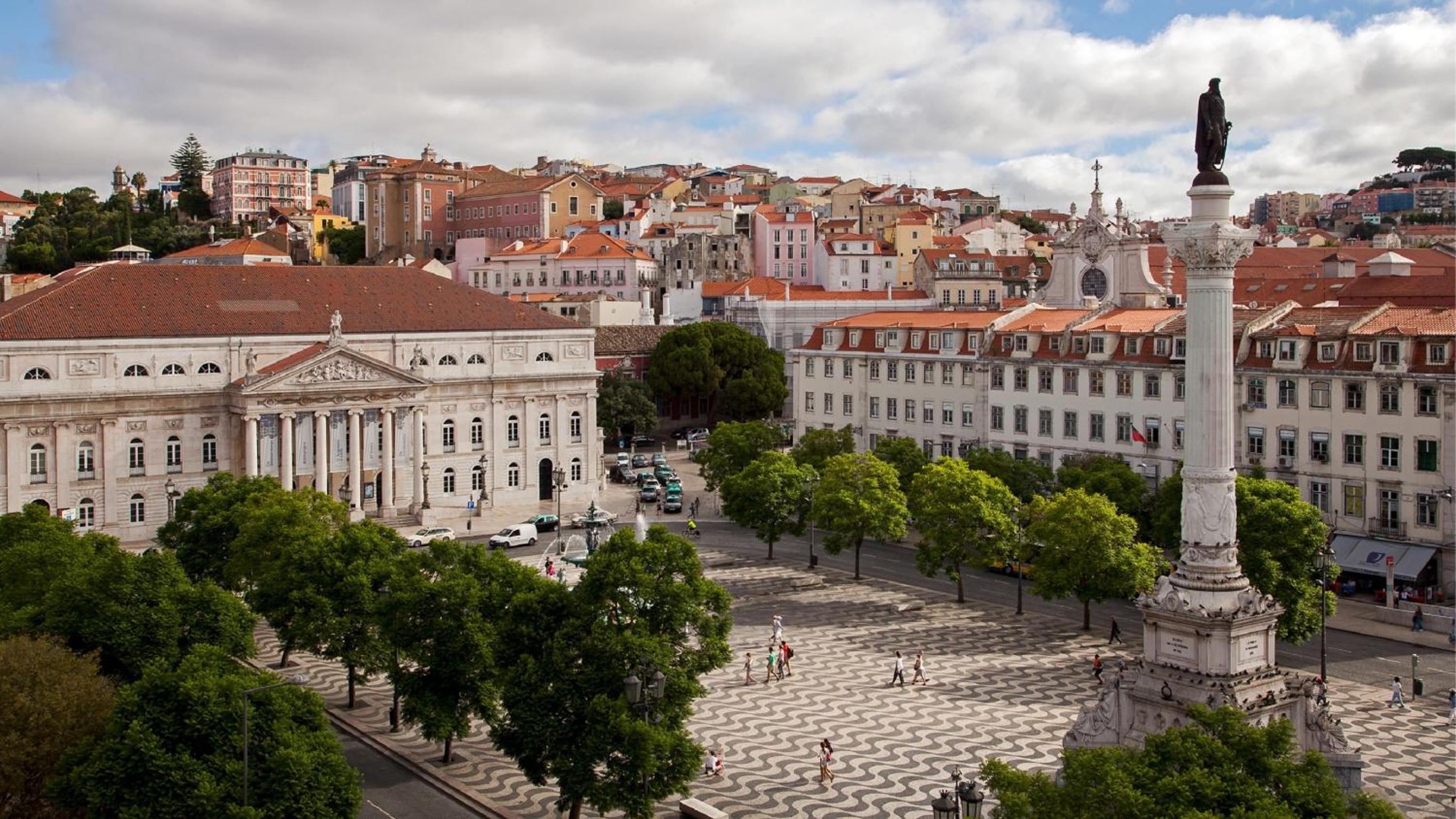 Double or Twin Room with Rossio Square view - Photo 3