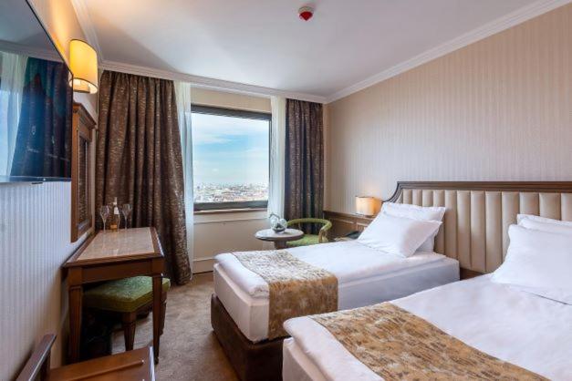 Classic Twin Room - High Floor