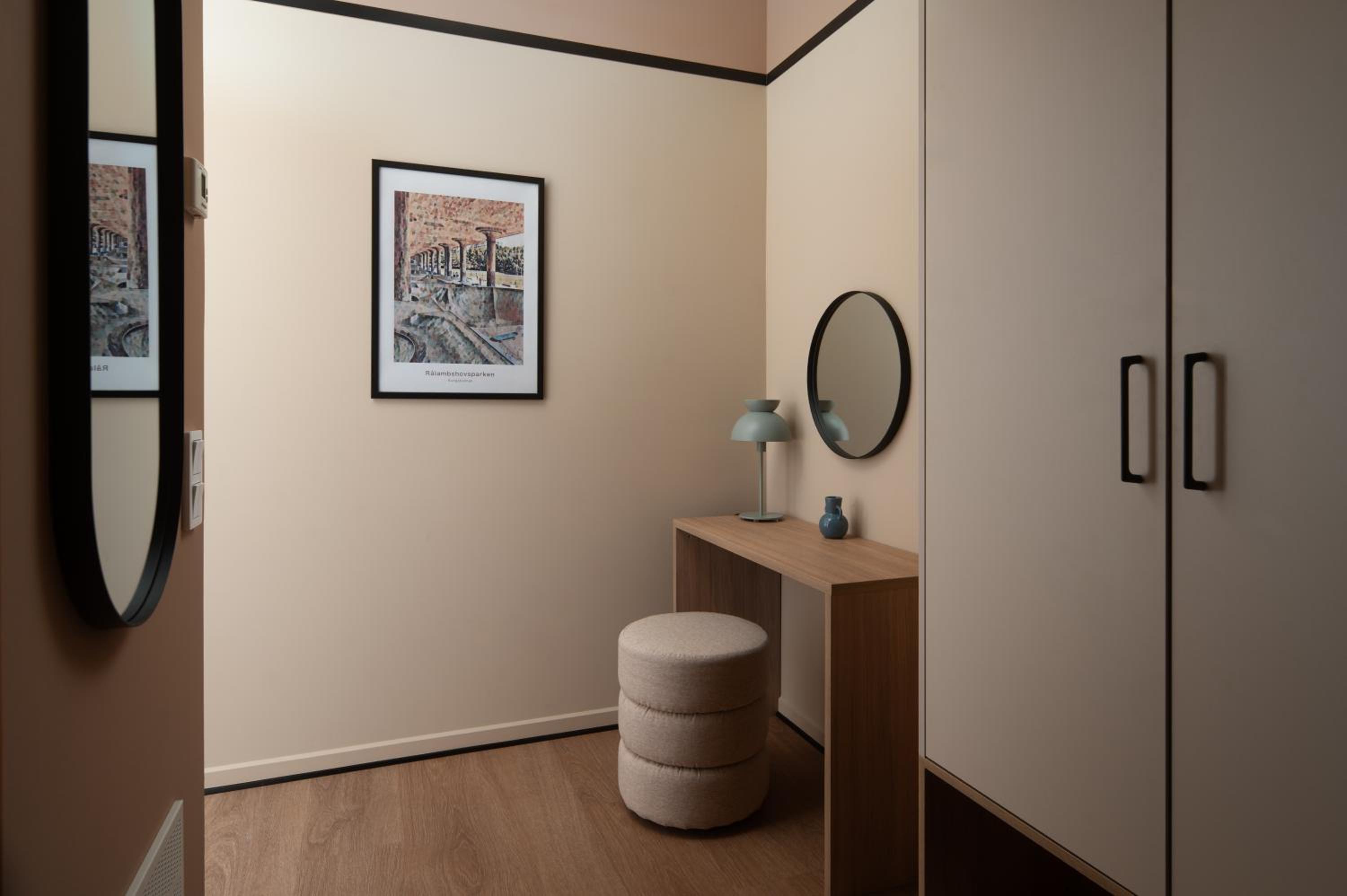 One-Bedroom Apartment - Photo 19