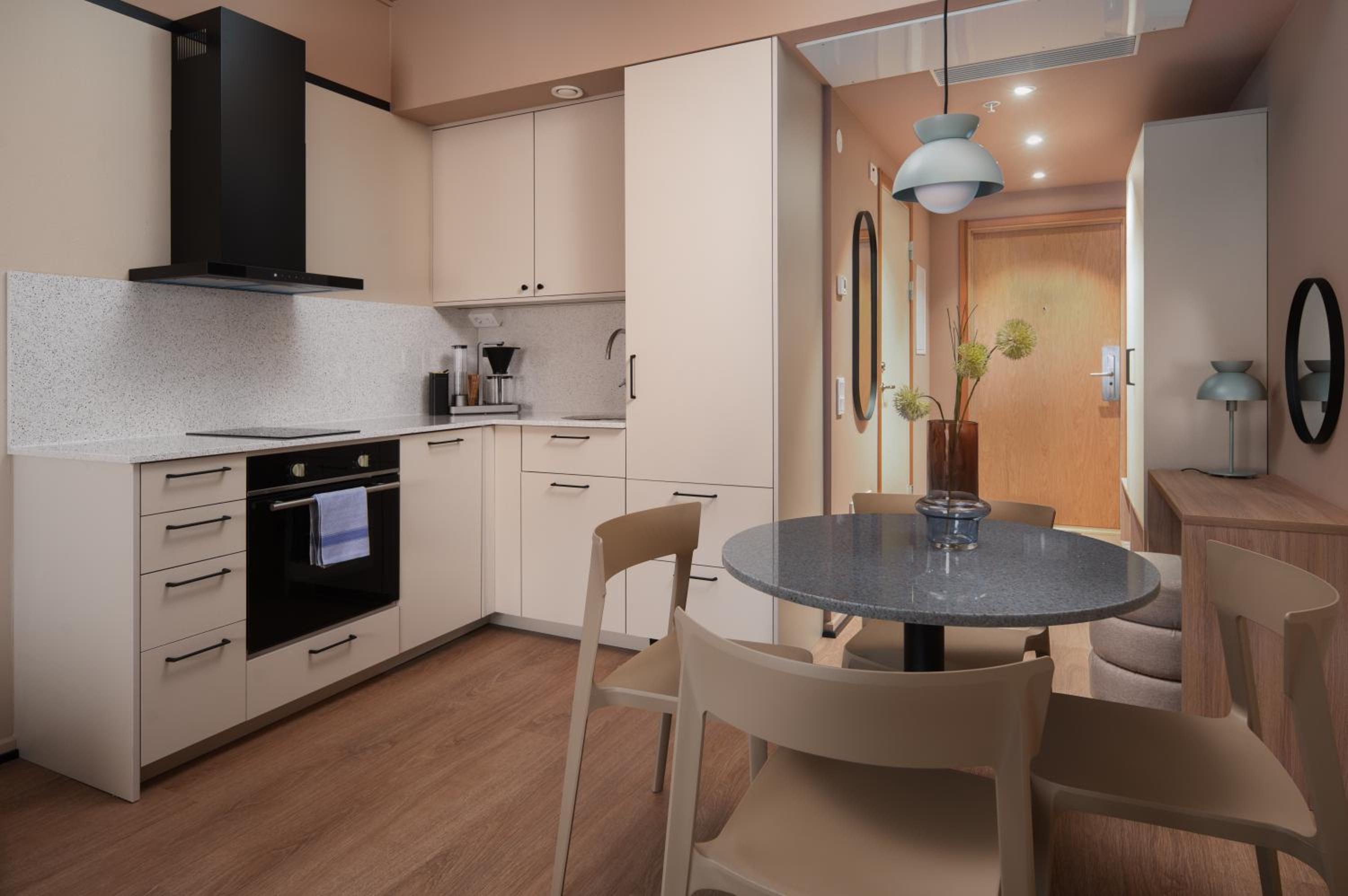 One-Bedroom Apartment - Photo 28
