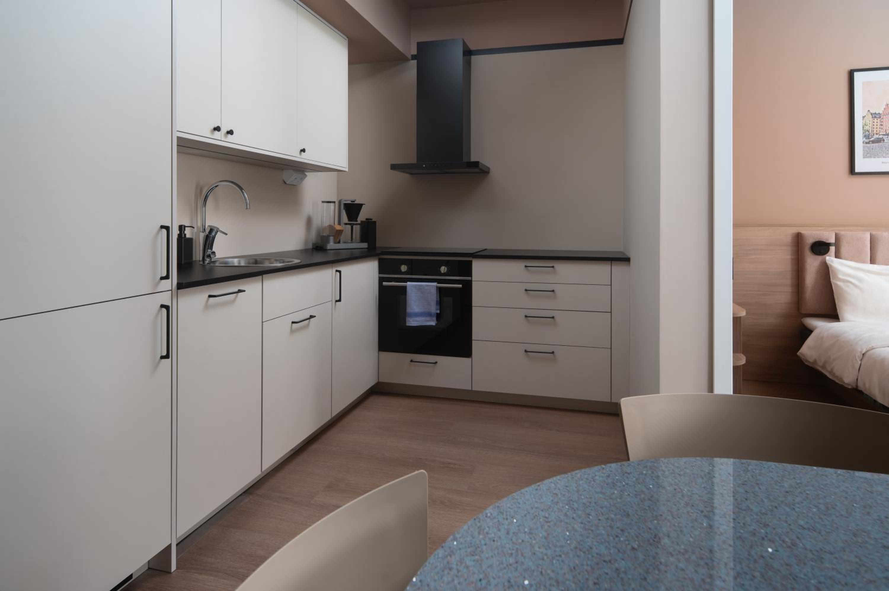 One-Bedroom Apartment - Photo 22