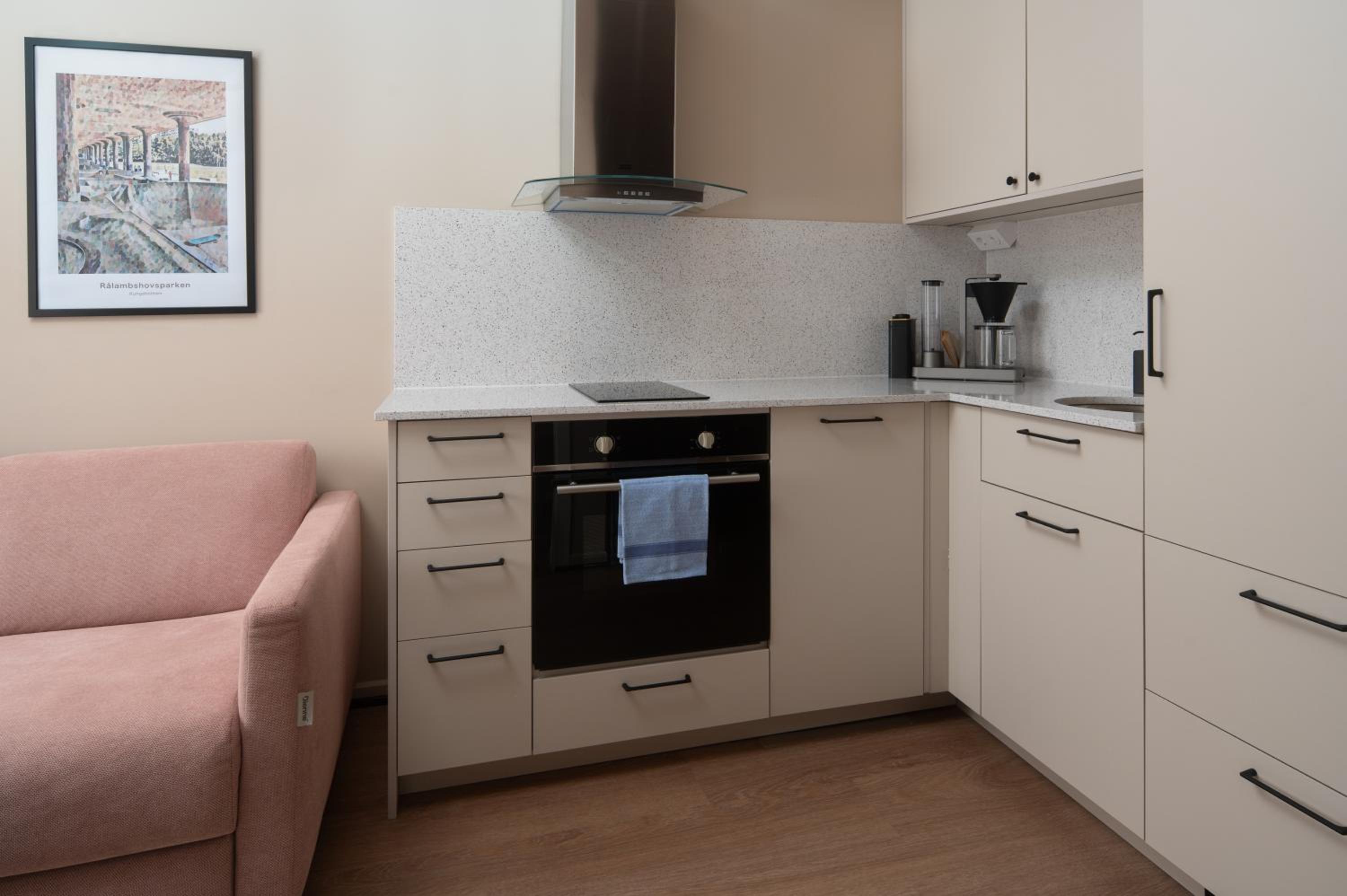 One-Bedroom Apartment - Photo 31