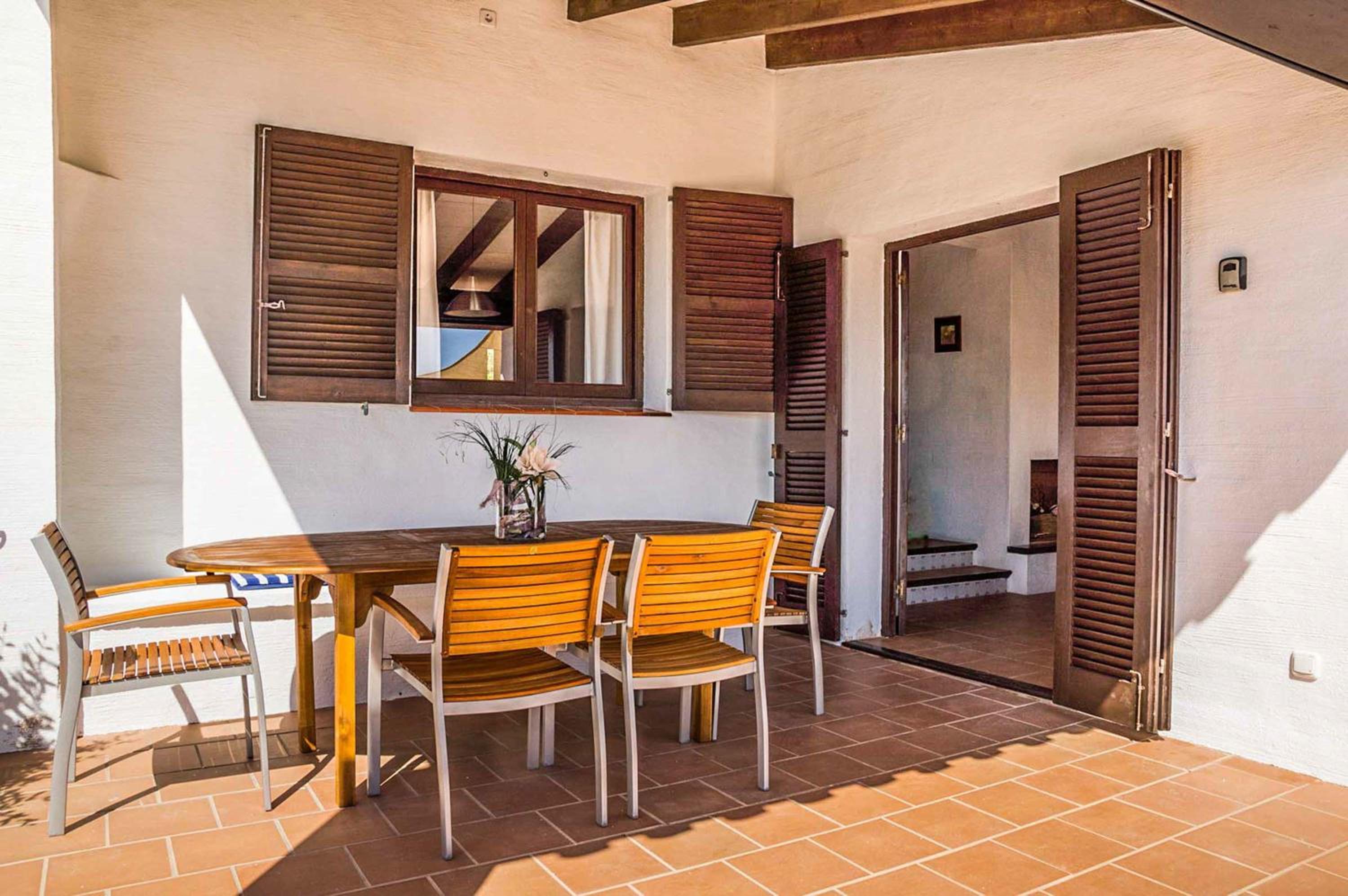 Six-Bedroom Villa  photo 2
