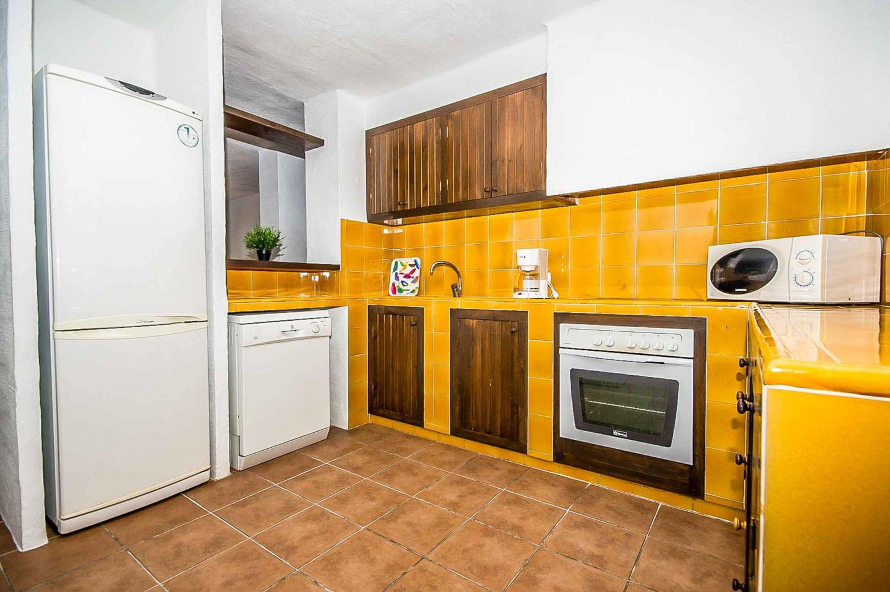 Six-Bedroom Villa  photo 2