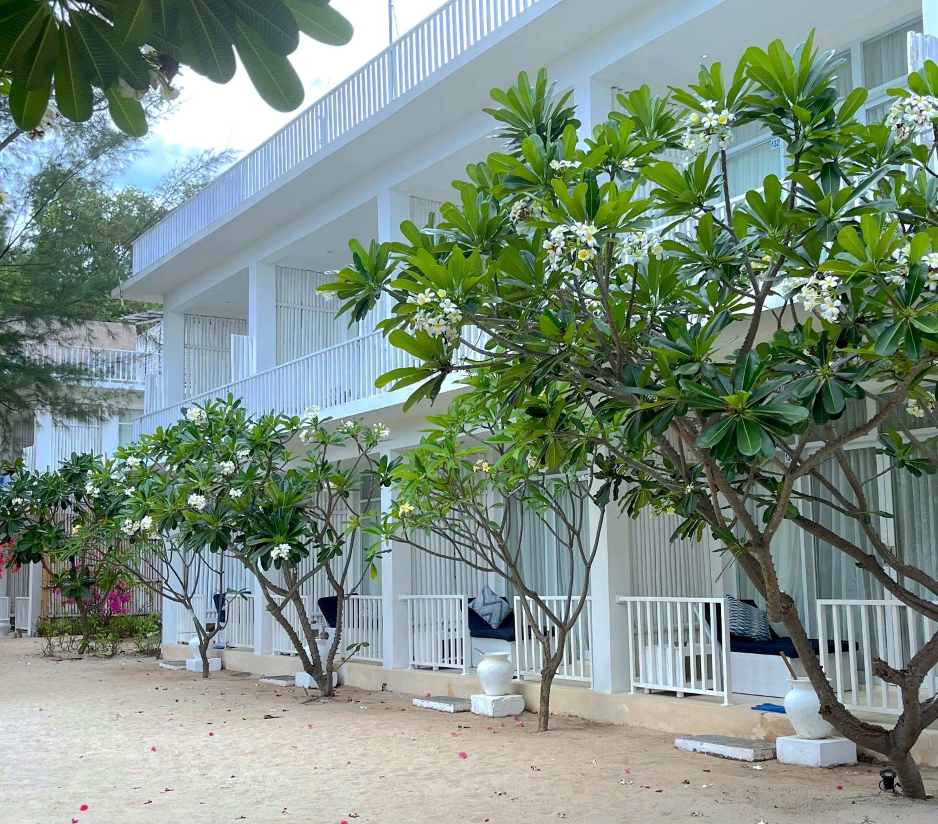 Standard Double Room with Balcony - Photo 11