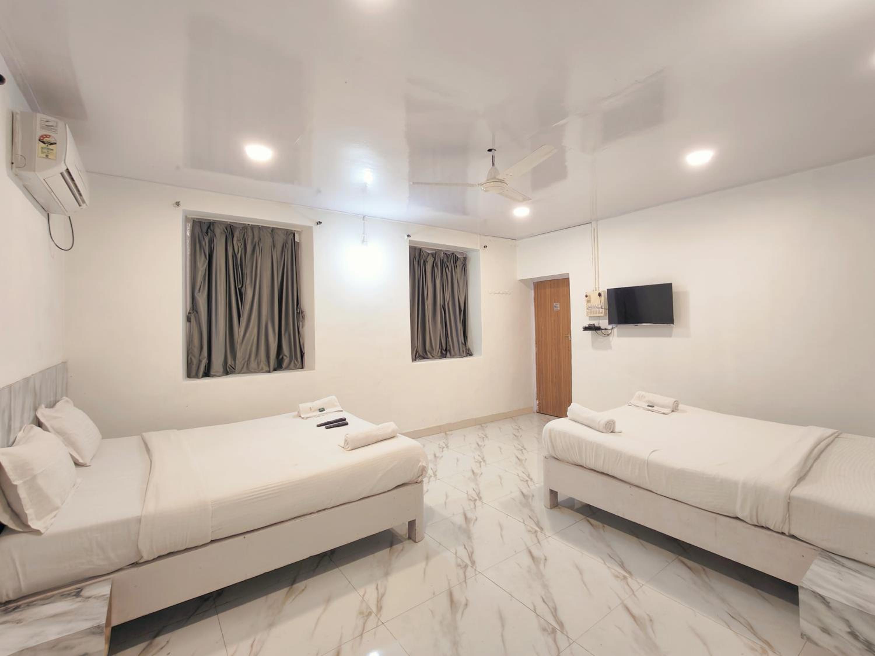 Deluxe Family Room