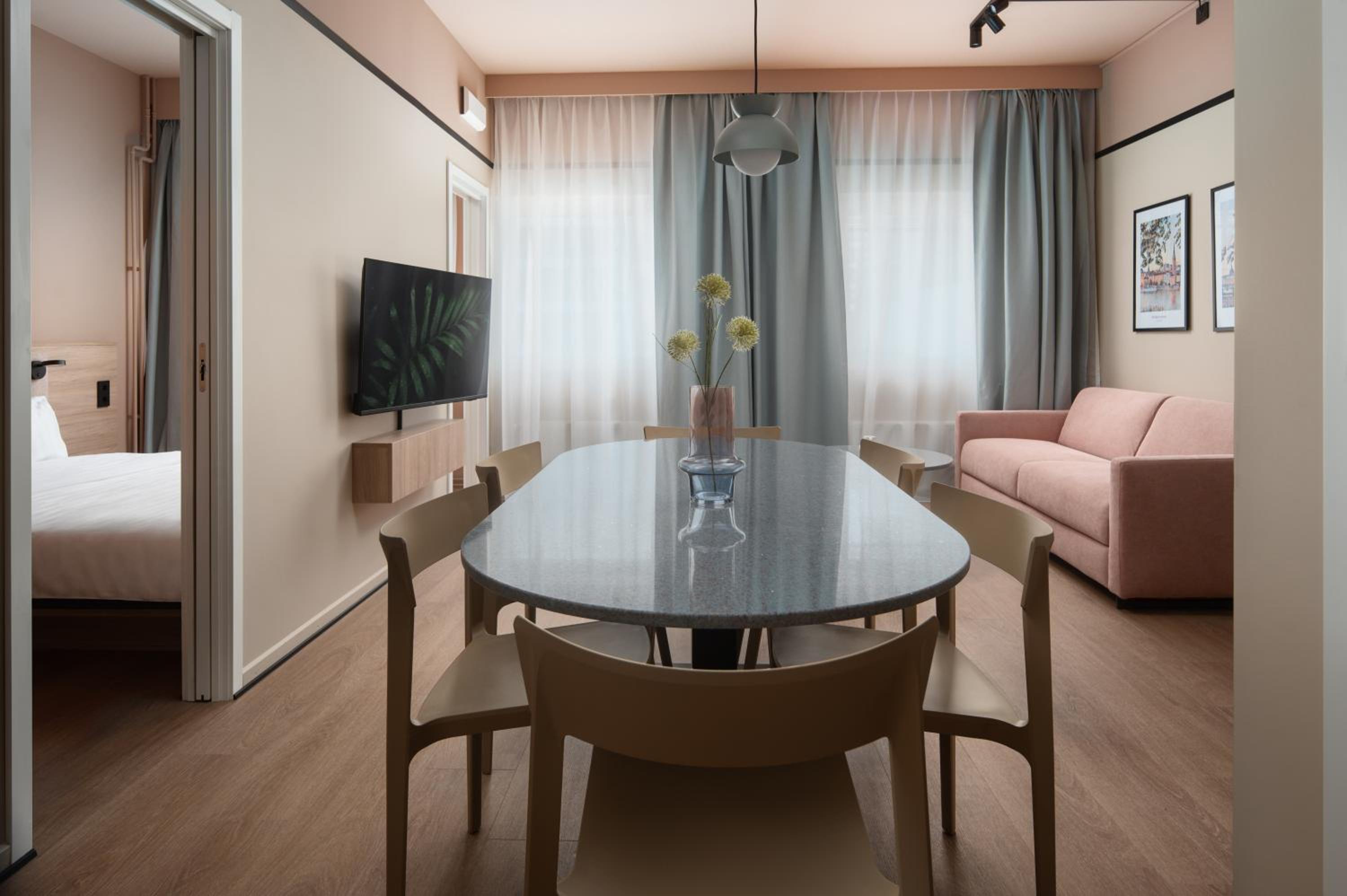 Two-Bedroom Apartment - Photo 9