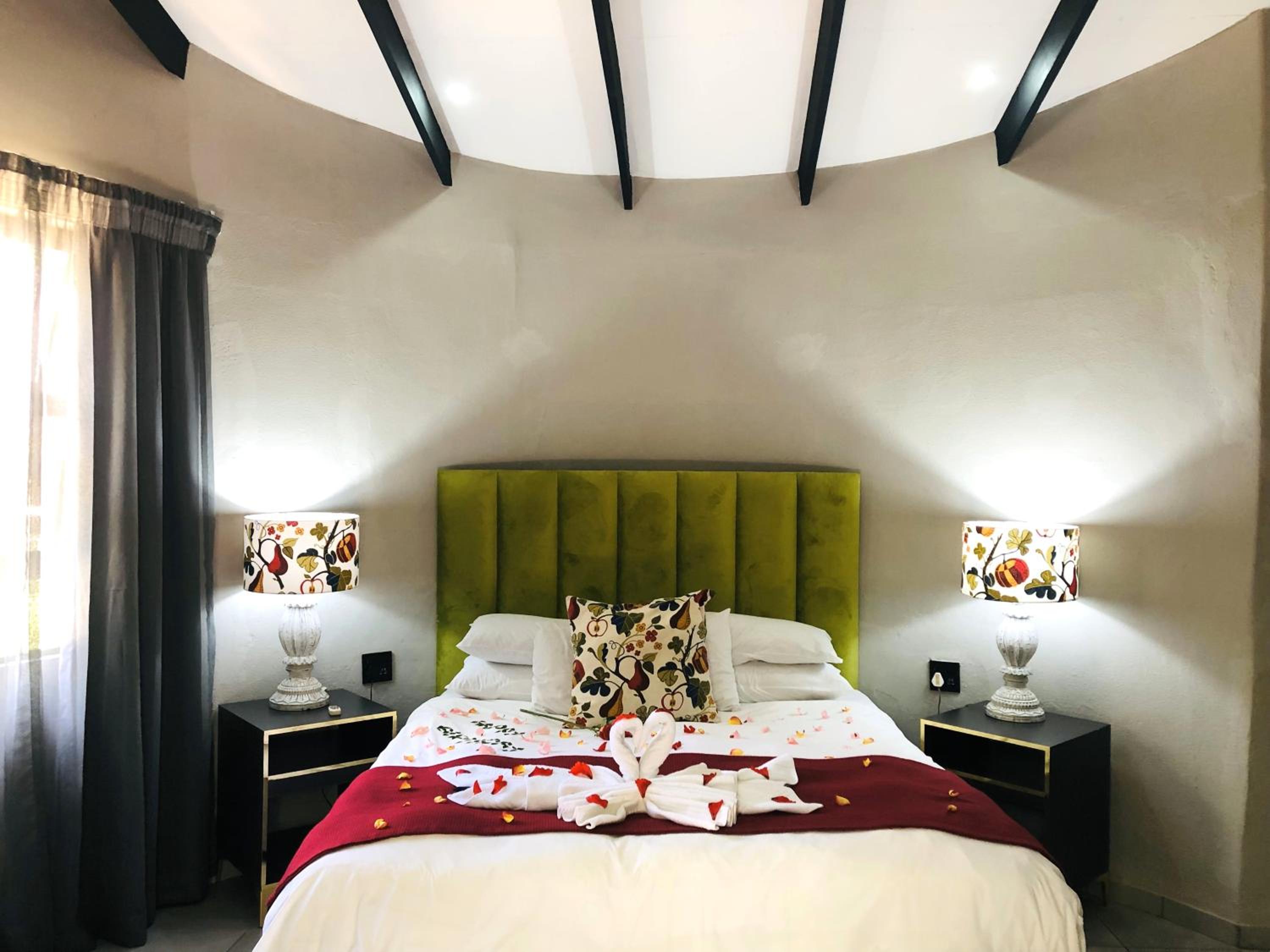 Deluxe Twin Room - Photo 15