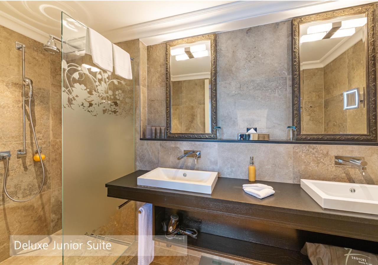 Deluxe Junior Suite - Photo 1