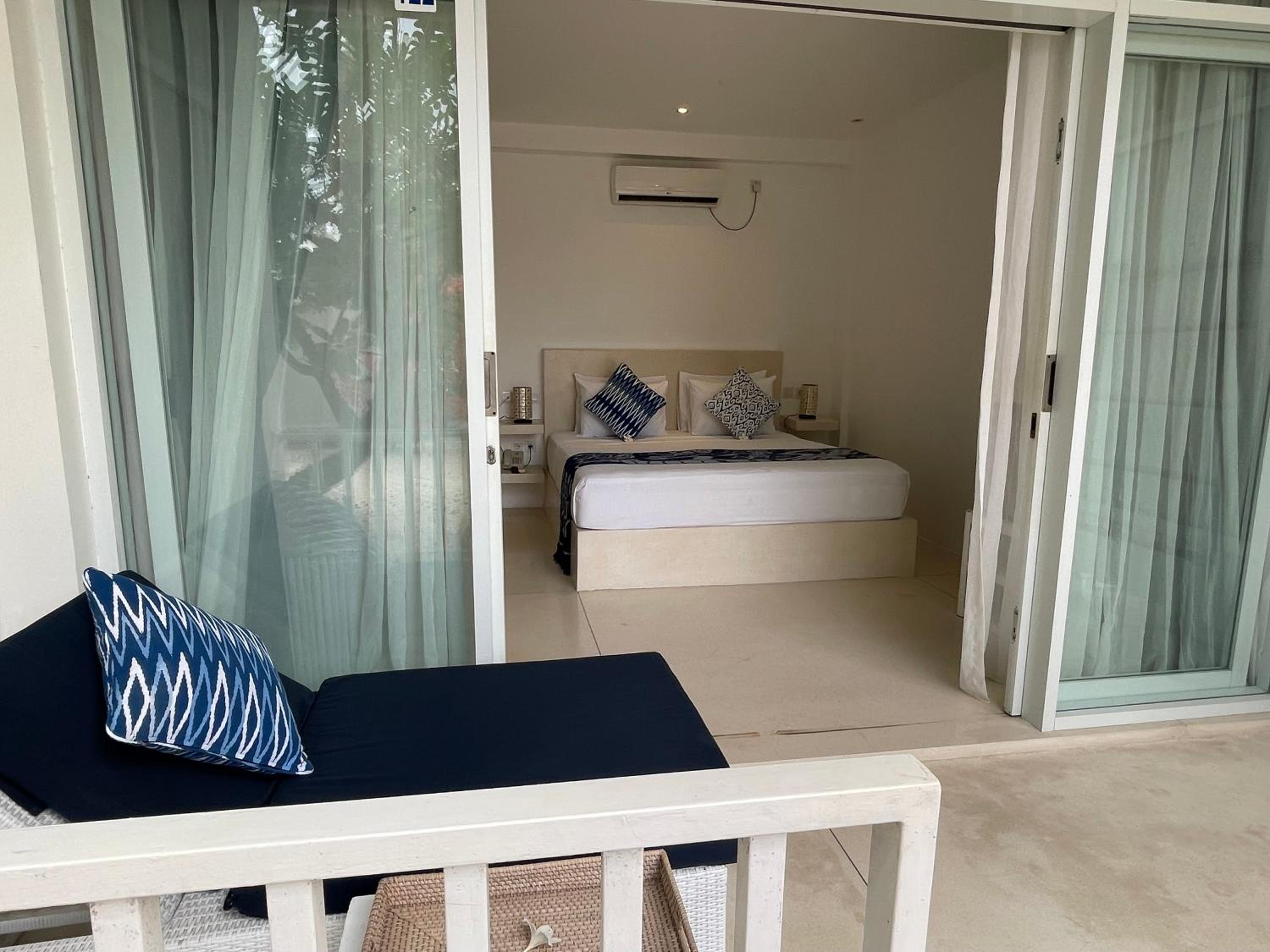 Standard Double Room with Balcony - Photo 9