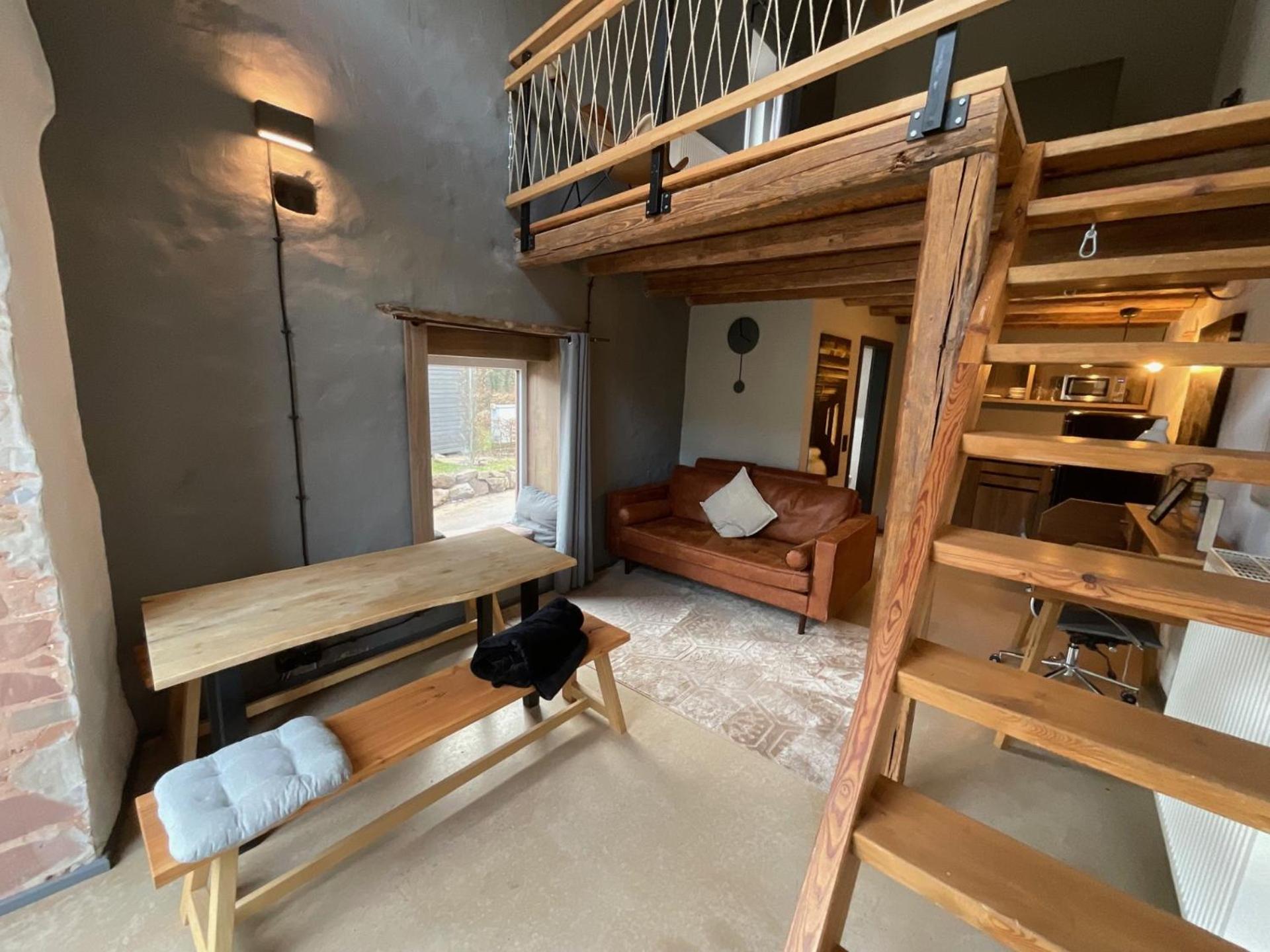 Loft - Photo 1