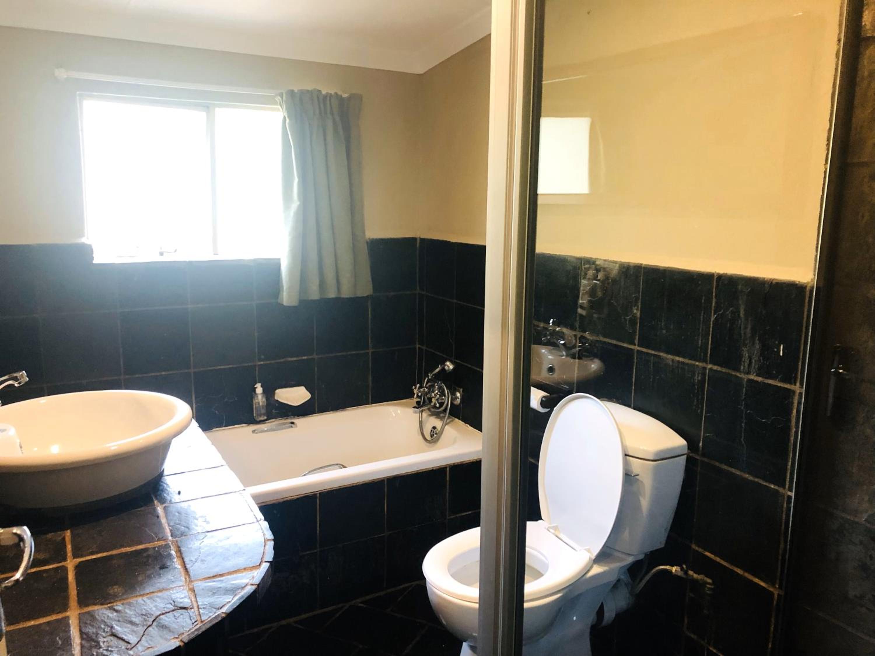 Executive Double Room - Photo 9