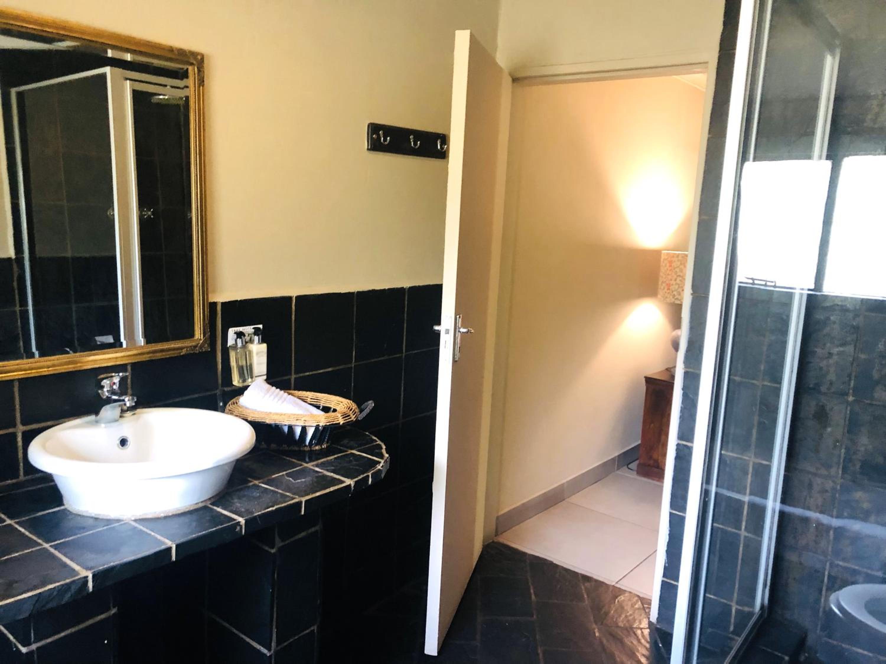 Executive Double Room - Photo 14