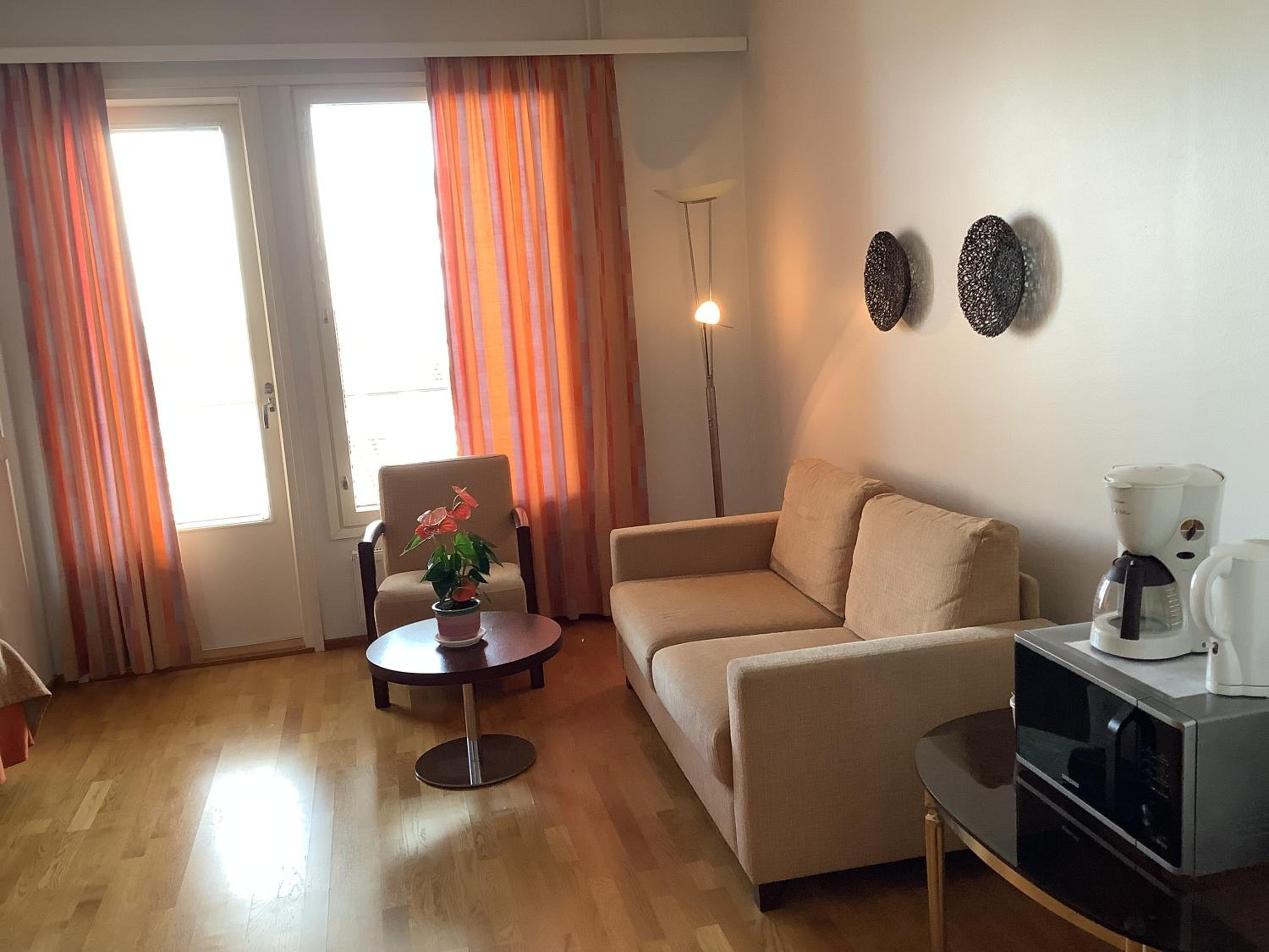 One-Bedroom Apartment photo 1