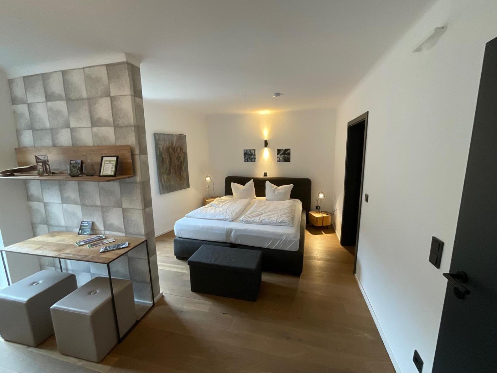 Double or Twin Room with Balcony photo 2