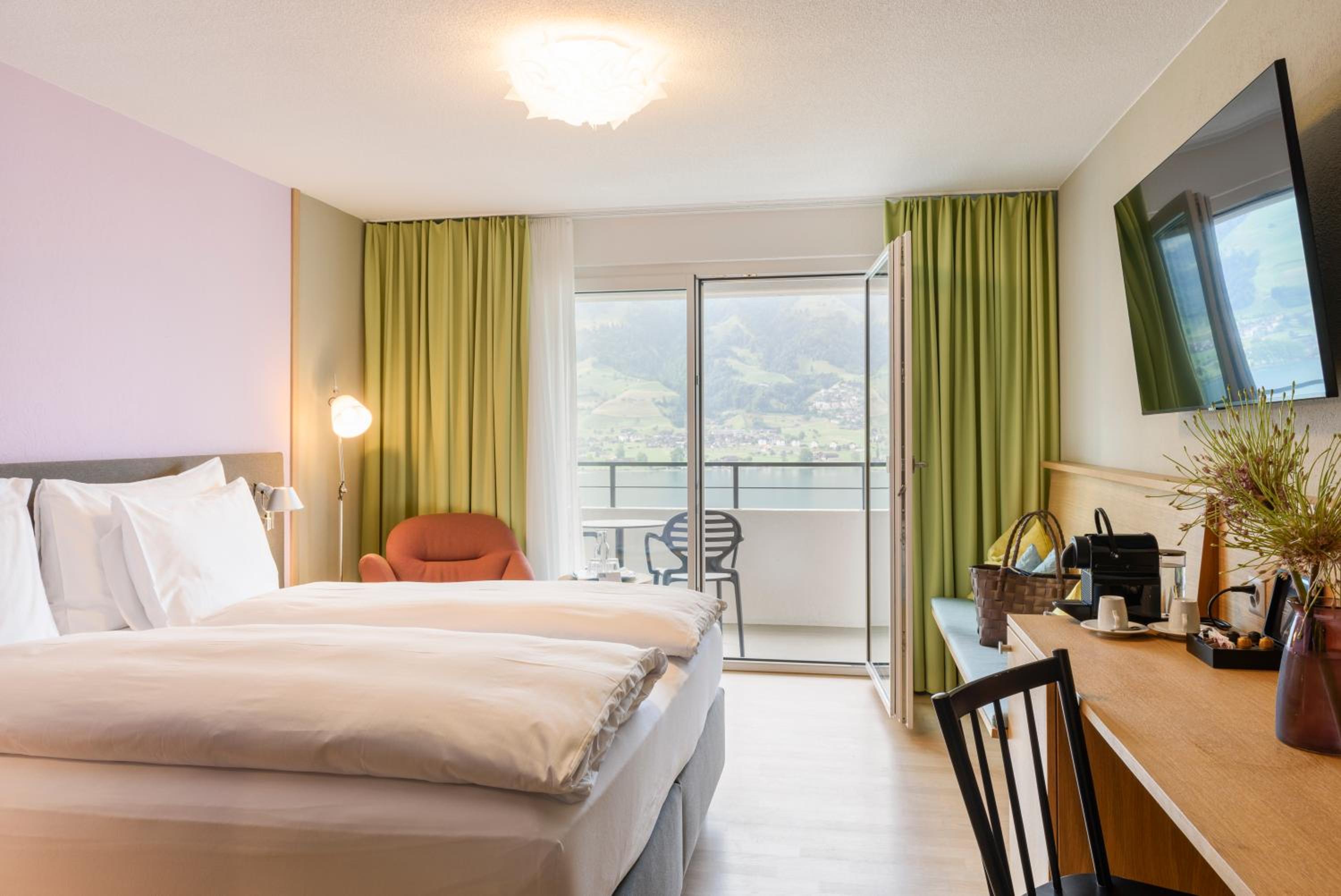 Business Double Room with Balcony and Lake View