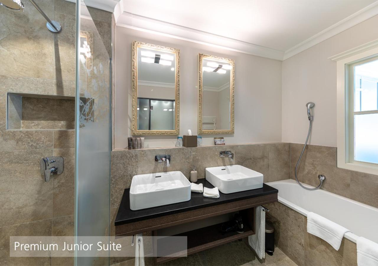 Premium Junior Suite - Photo 2