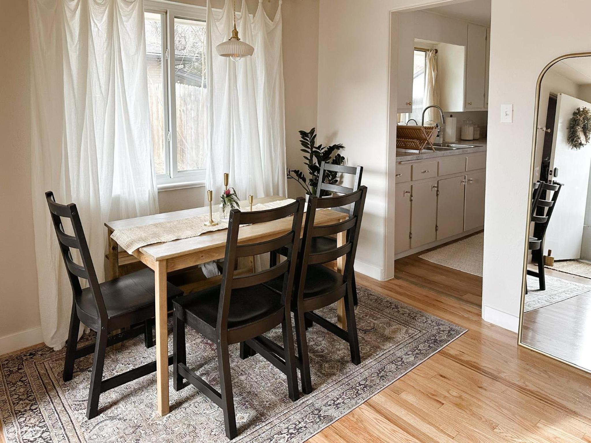 Three-Bedroom House photo 3