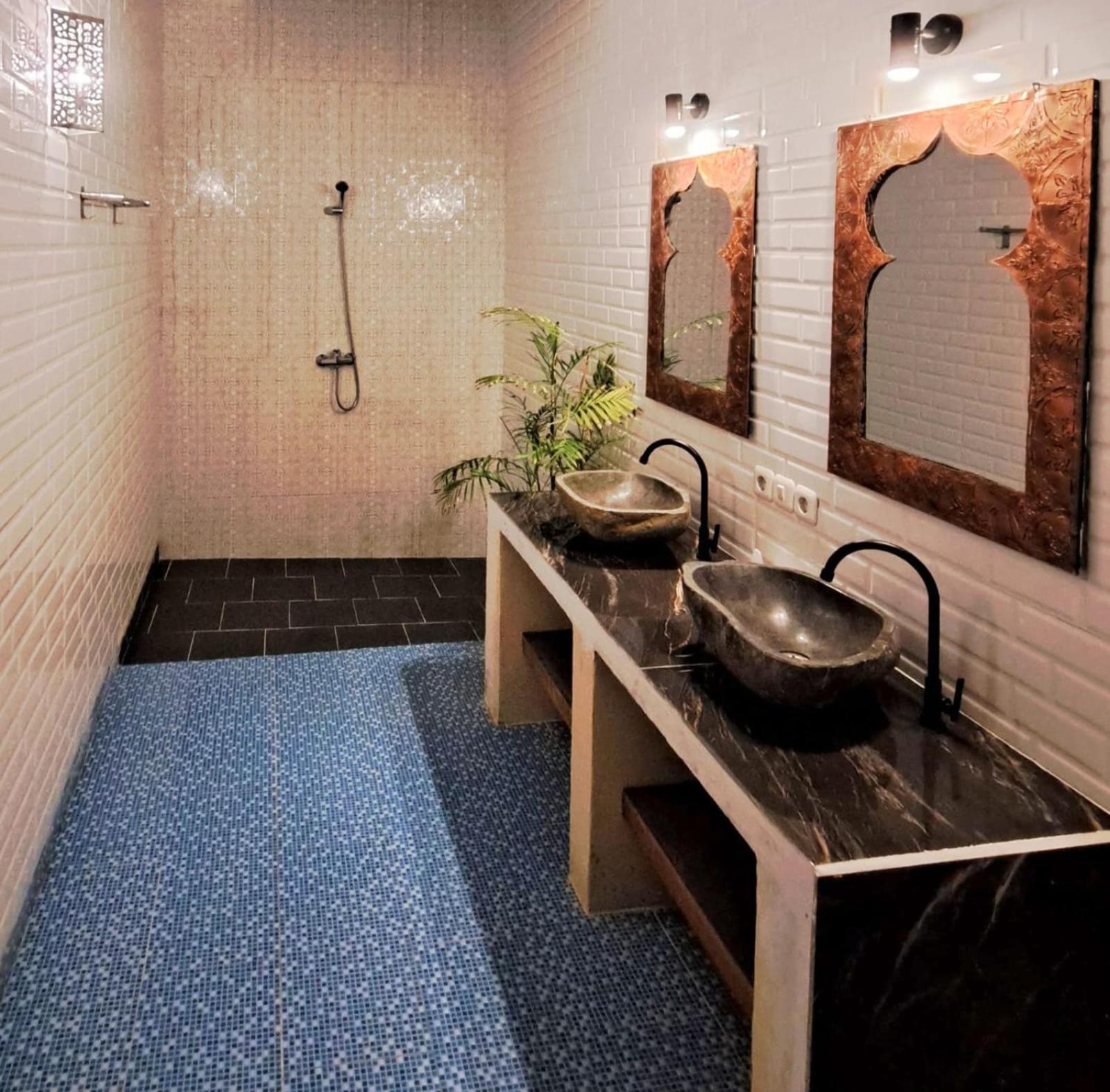 Three-Bedroom Villa - Photo 25