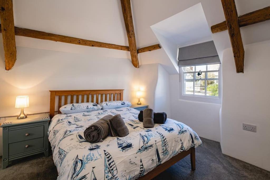Three-Bedroom House photo 3