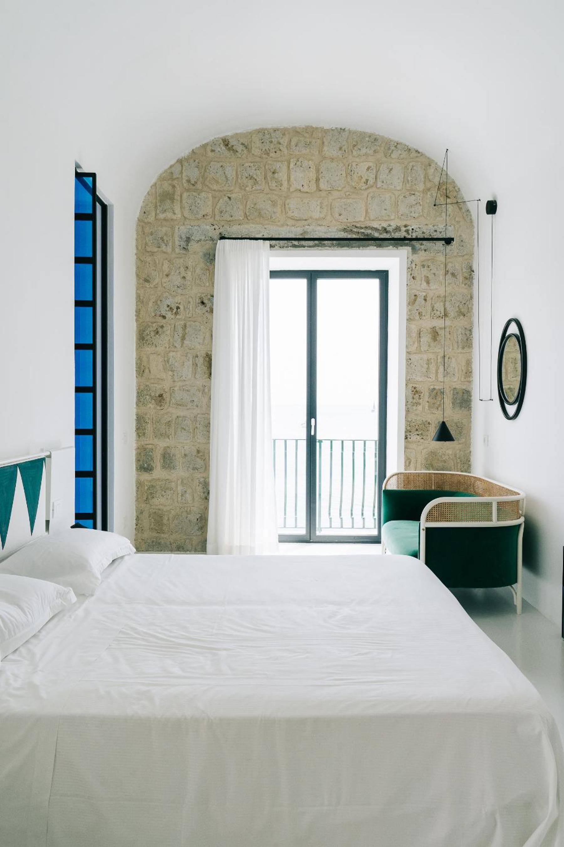 Deluxe Suite with Balcony and Terrace and Sea View - Photo 4