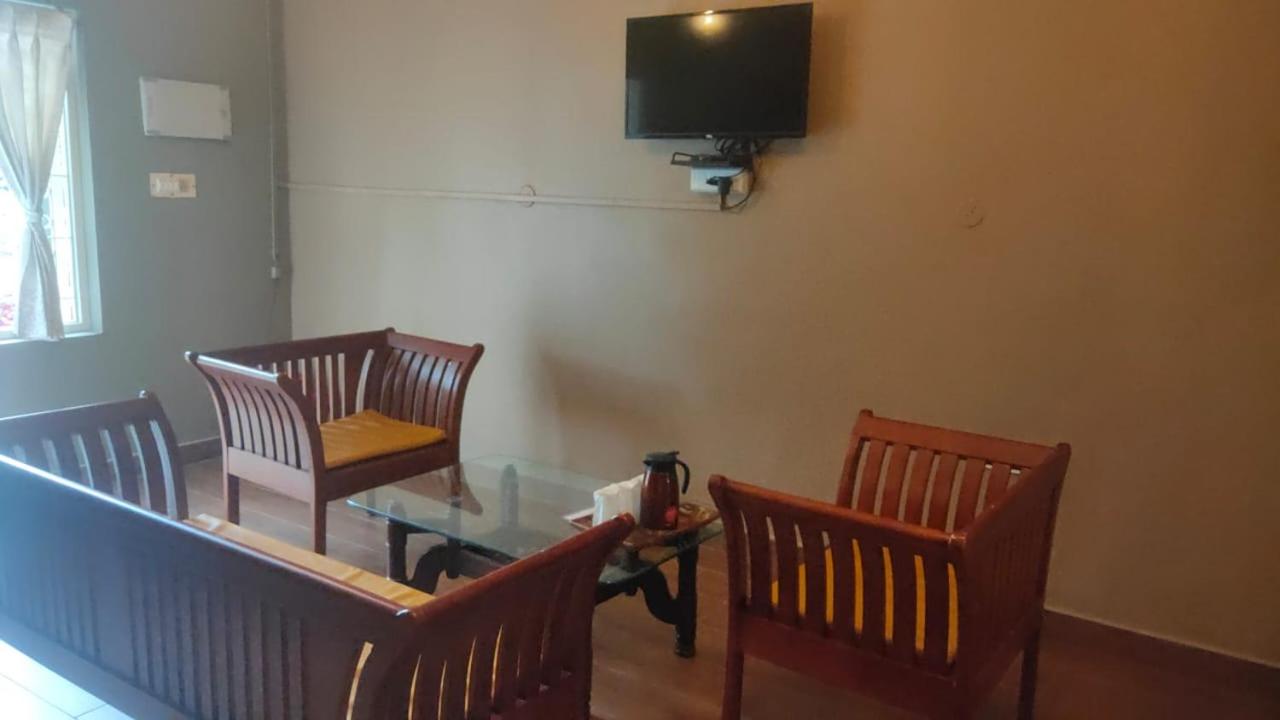 Quadruple Room - Photo 1