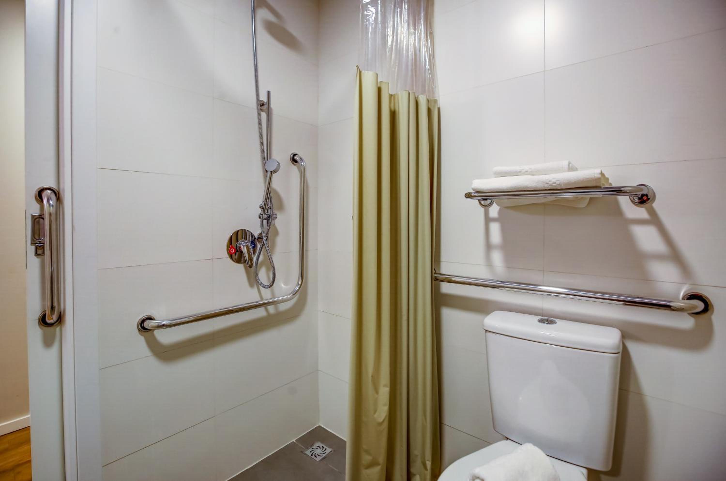 Double Room - Disability Access - Photo 7