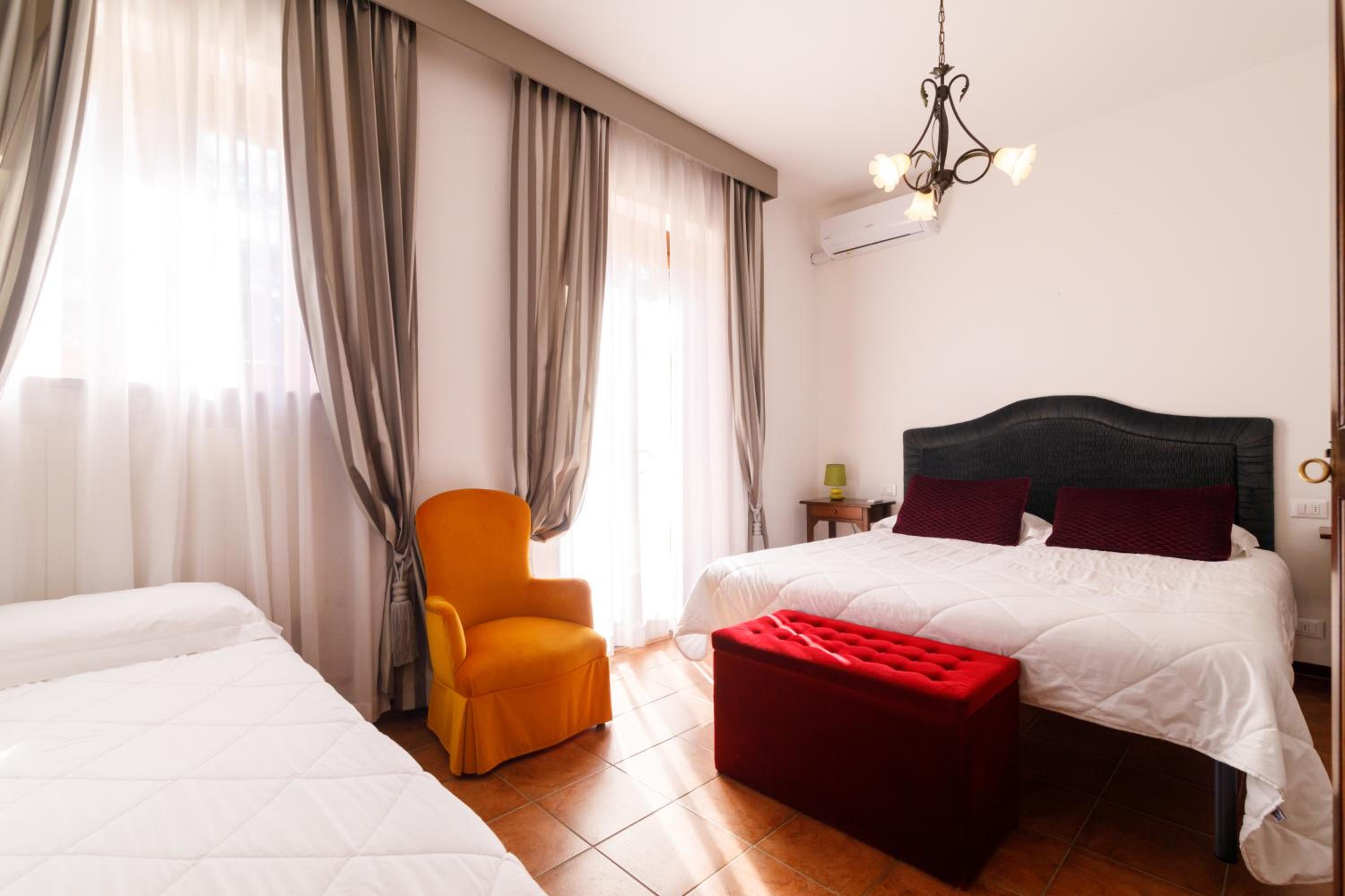 Double Room with Patio photo 2