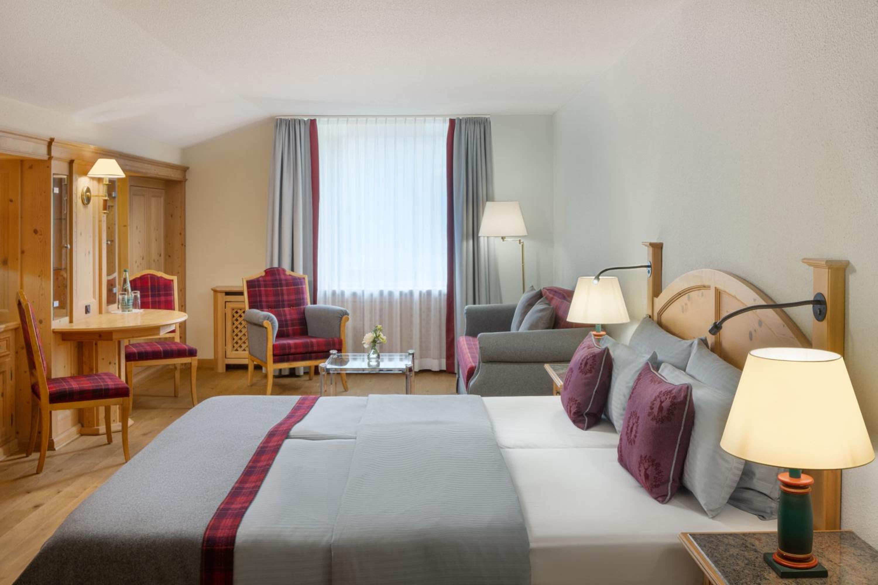 Premium King Room with Sofa Bed and Mountain View - Photo 1