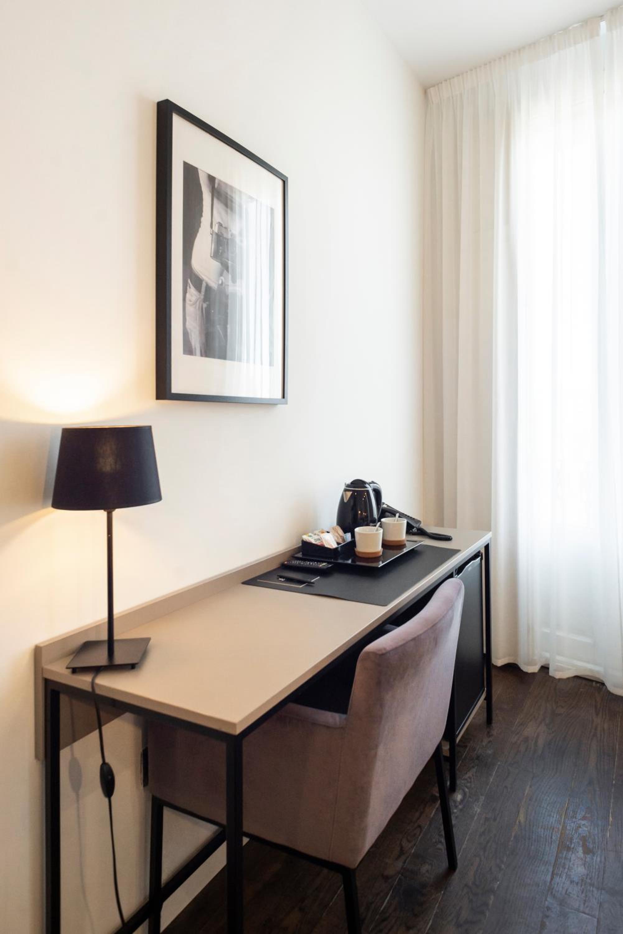 Double Room with Balcony - Photo 20