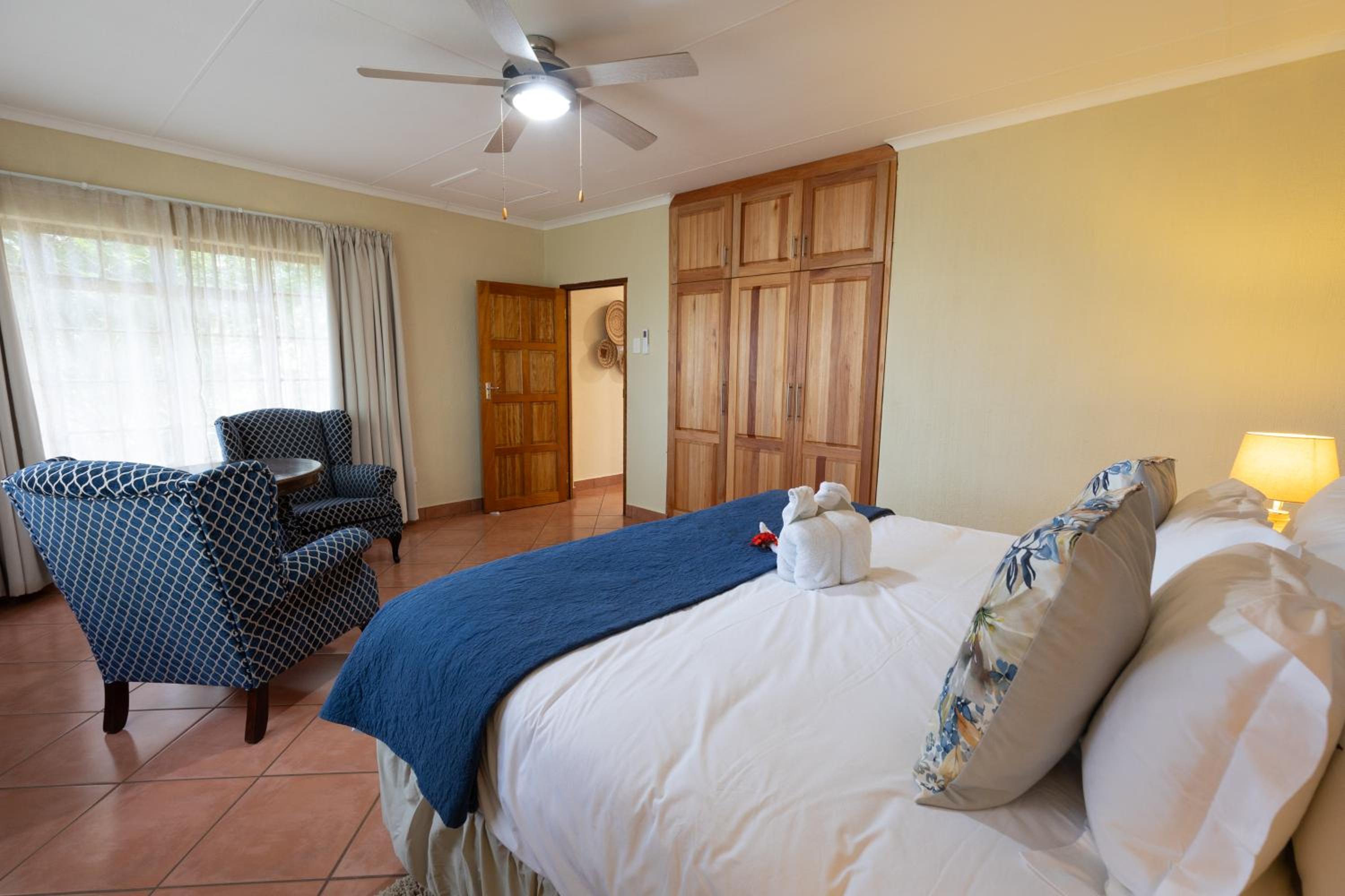 Two-Bedroom Apartment - Photo 206