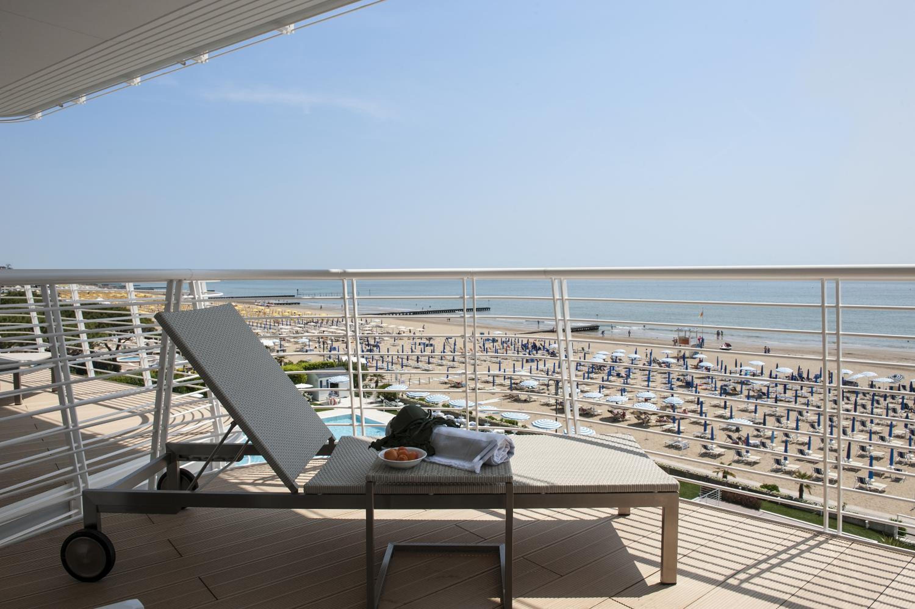 Deluxe Double or Twin Room with Sea View - Photo 4