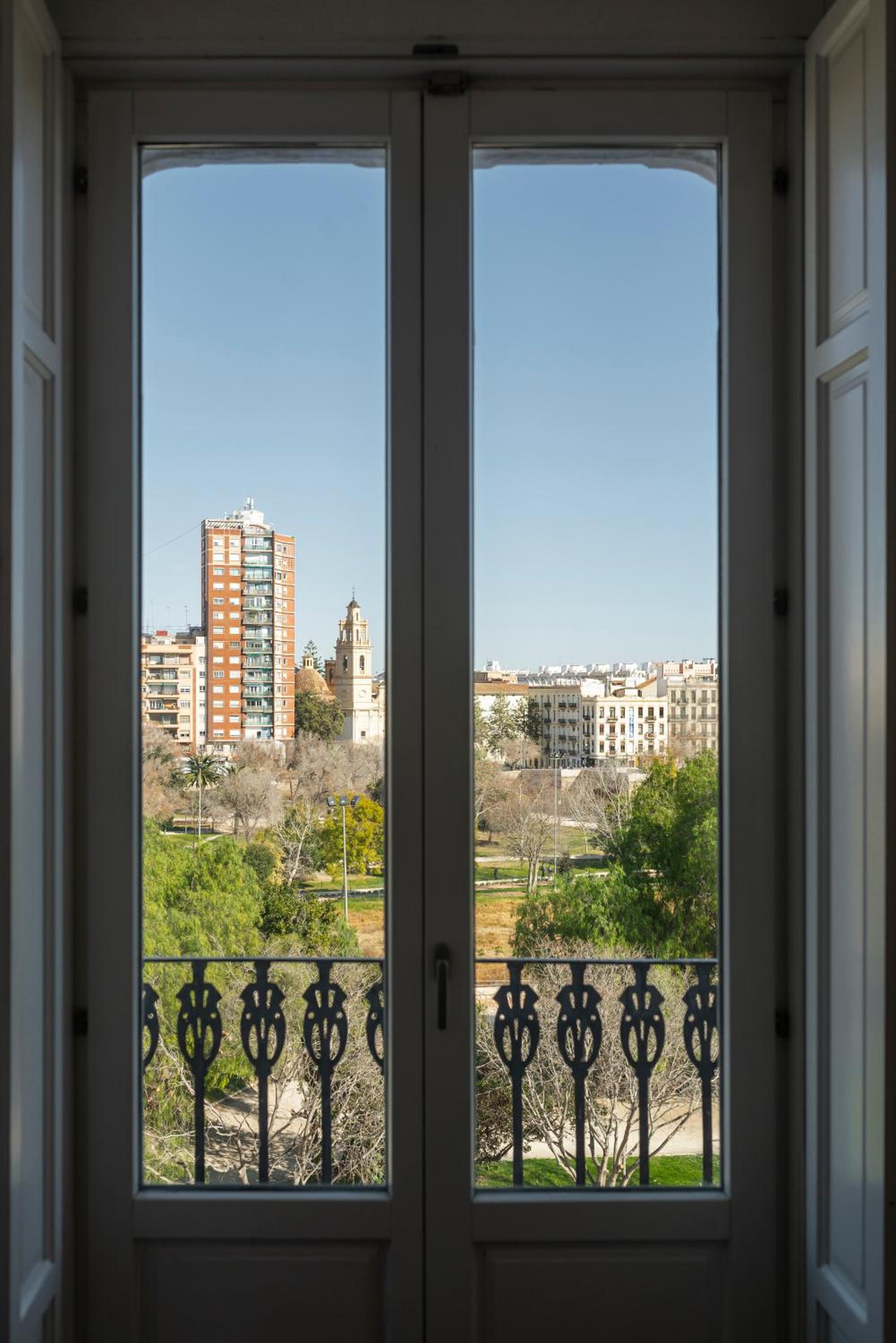 Double Room with Balcony - Photo 23