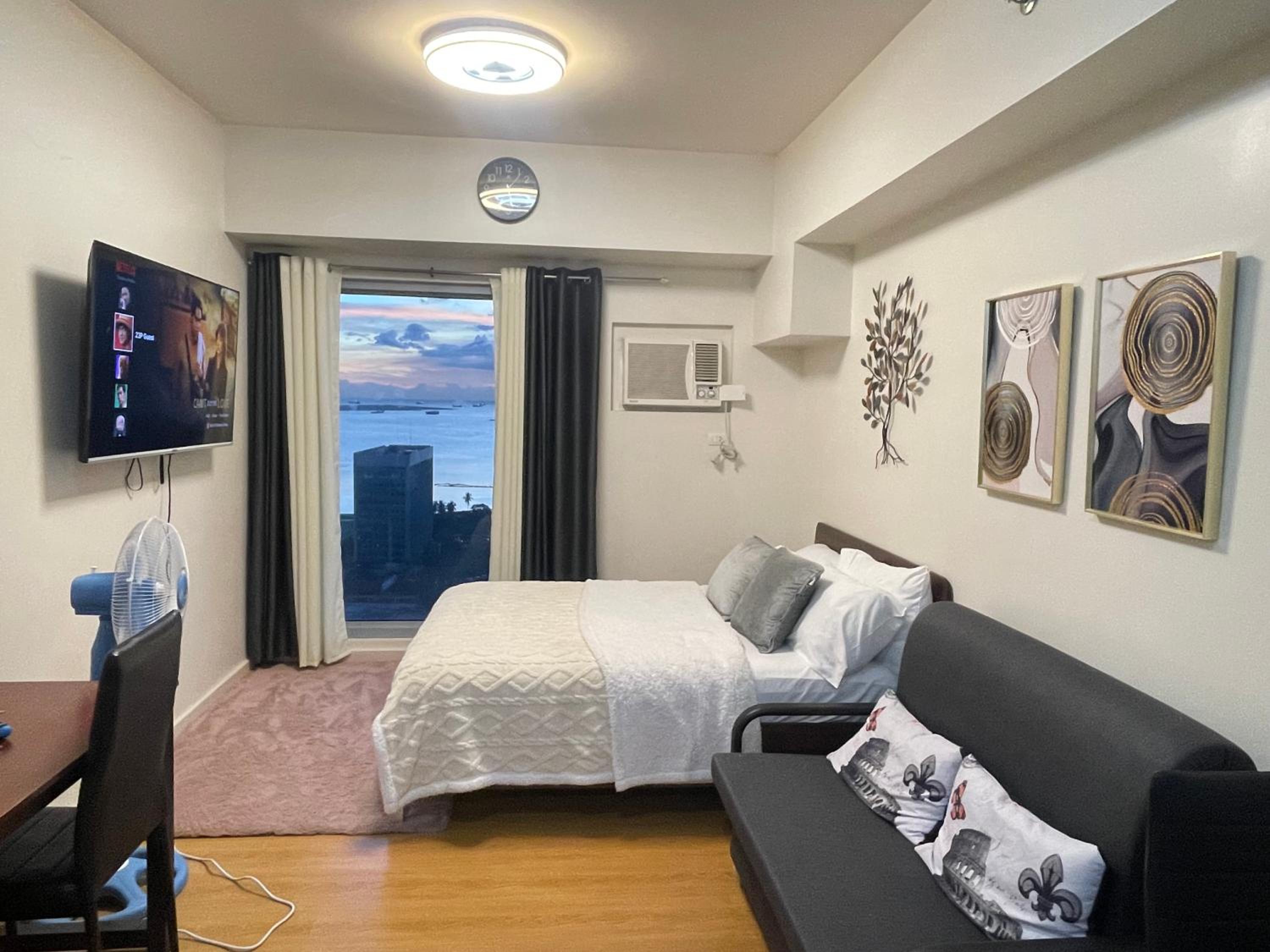 Studio with Sofa Bed