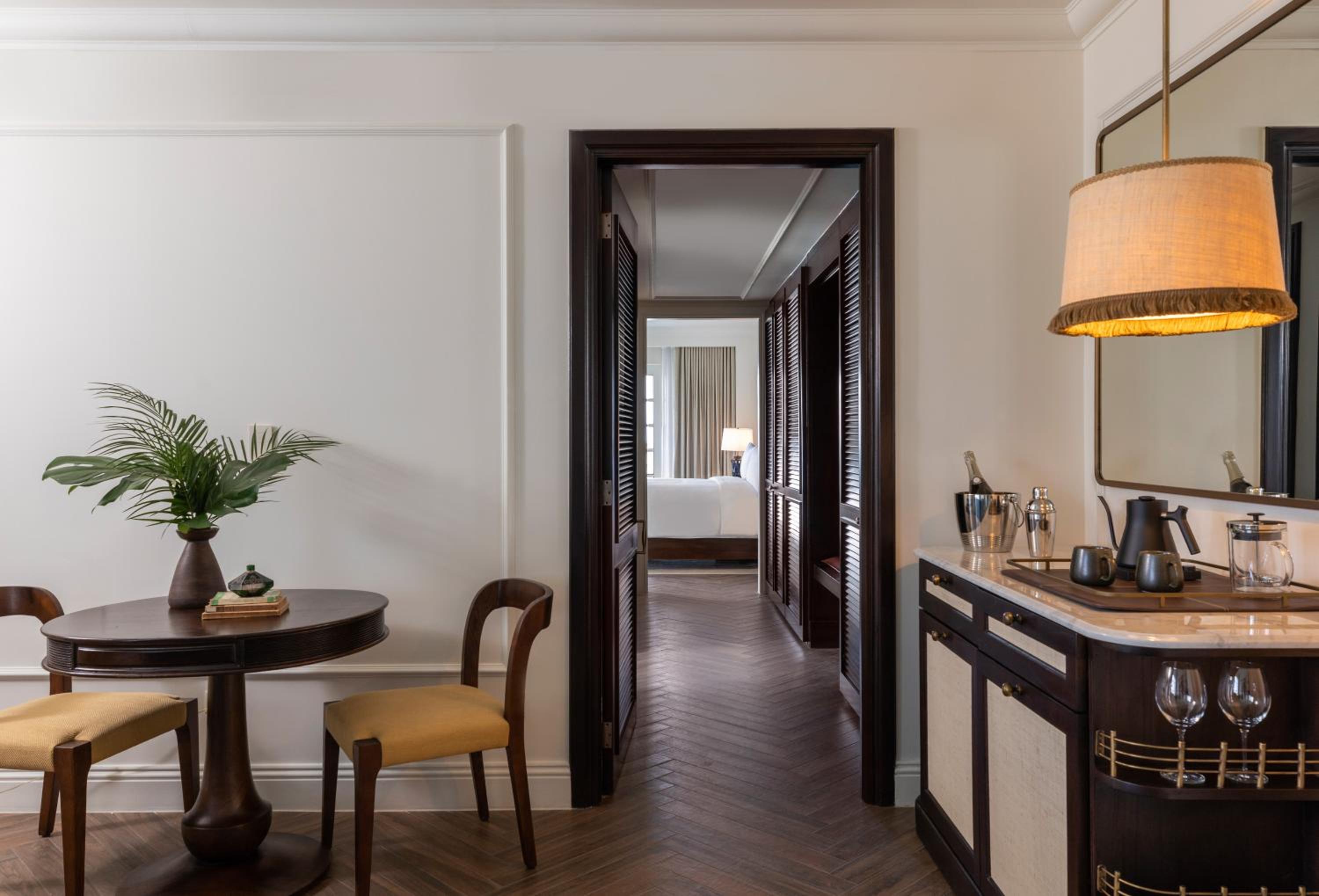 Legendary One-Bedroom King Suite with Balcony and Oceanfront - Photo 6