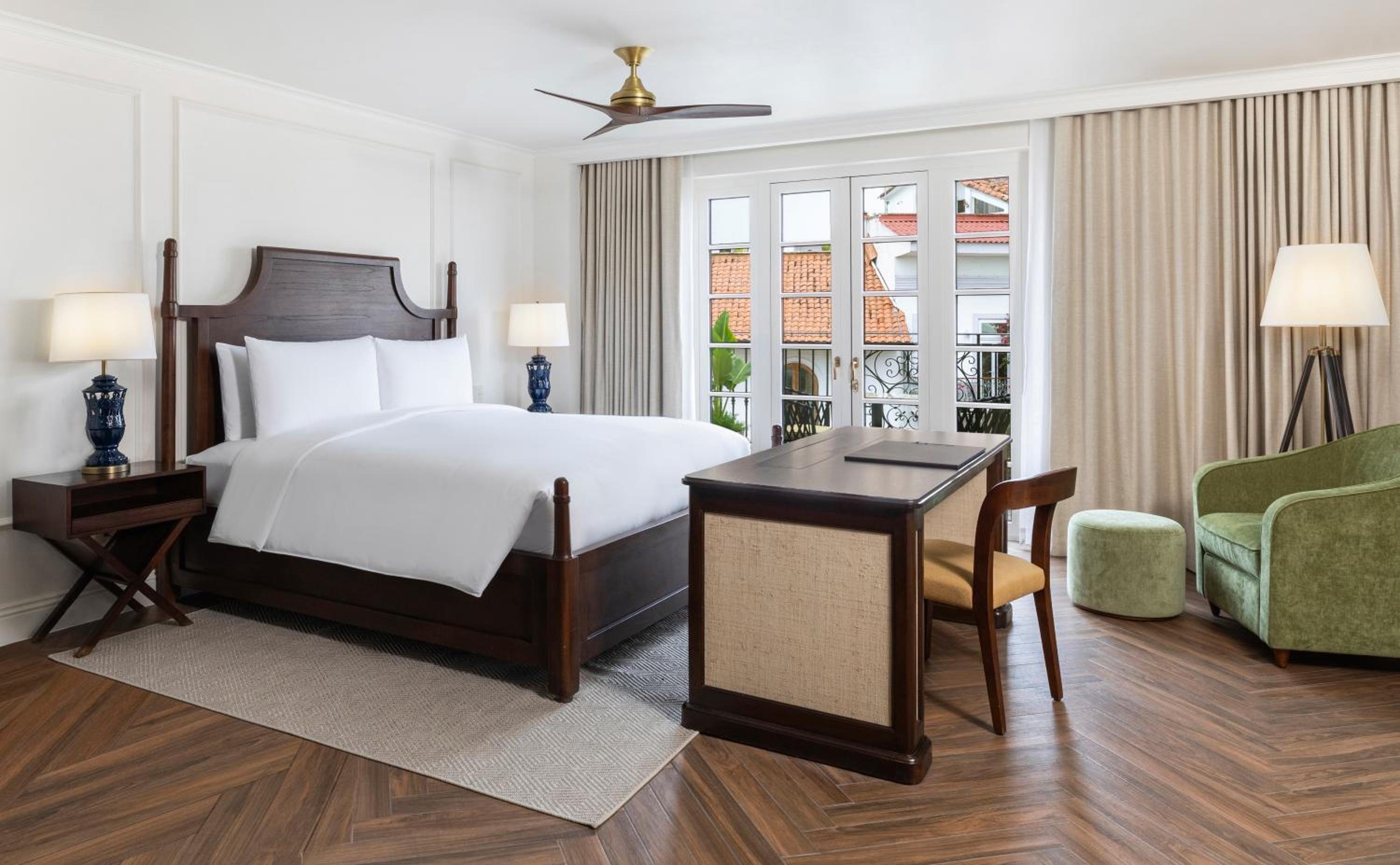 Prestige Duplex Suite with One King Bed and City View
